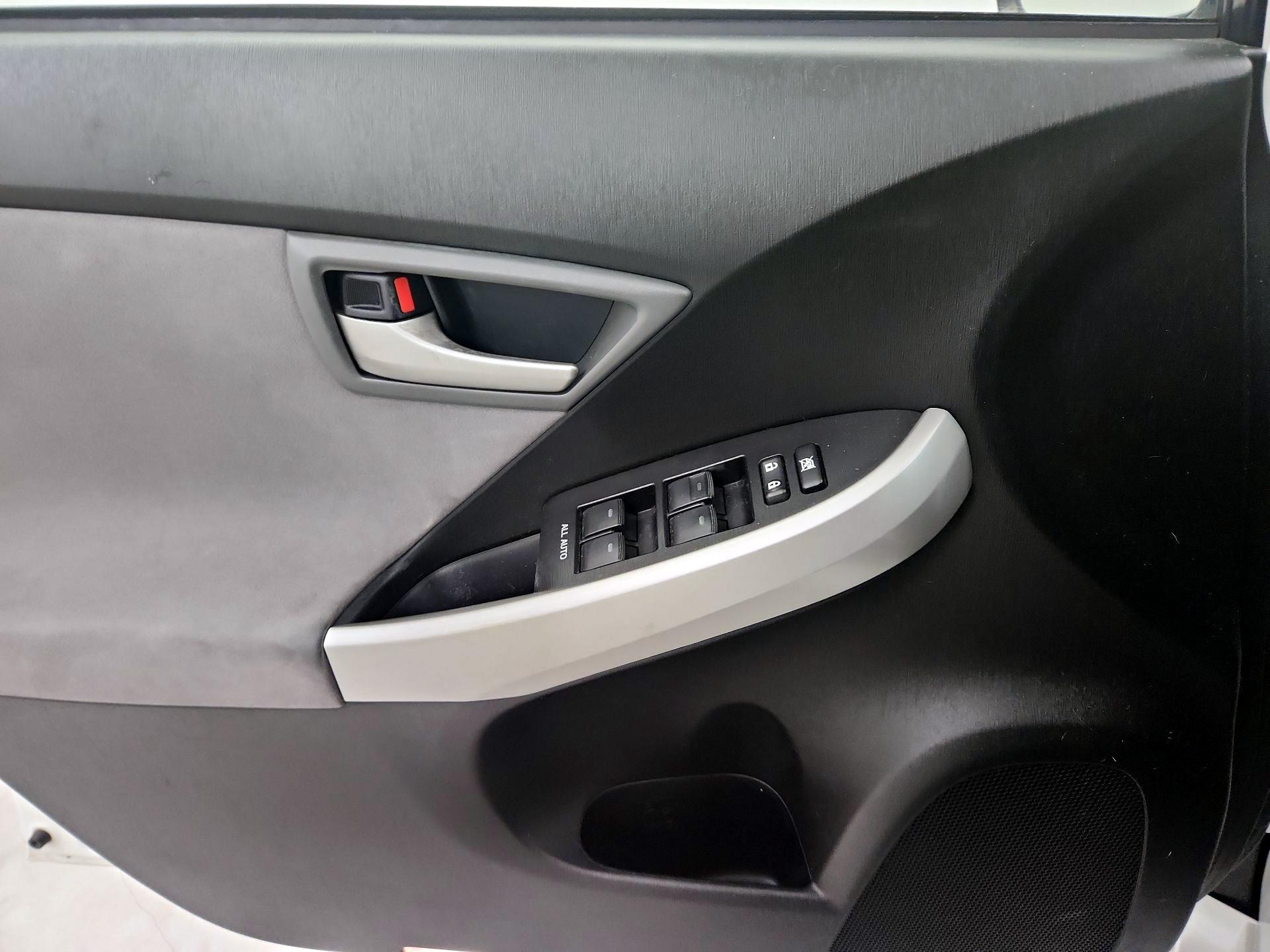 Thumbnail: 2015 Toyota Prius - 12