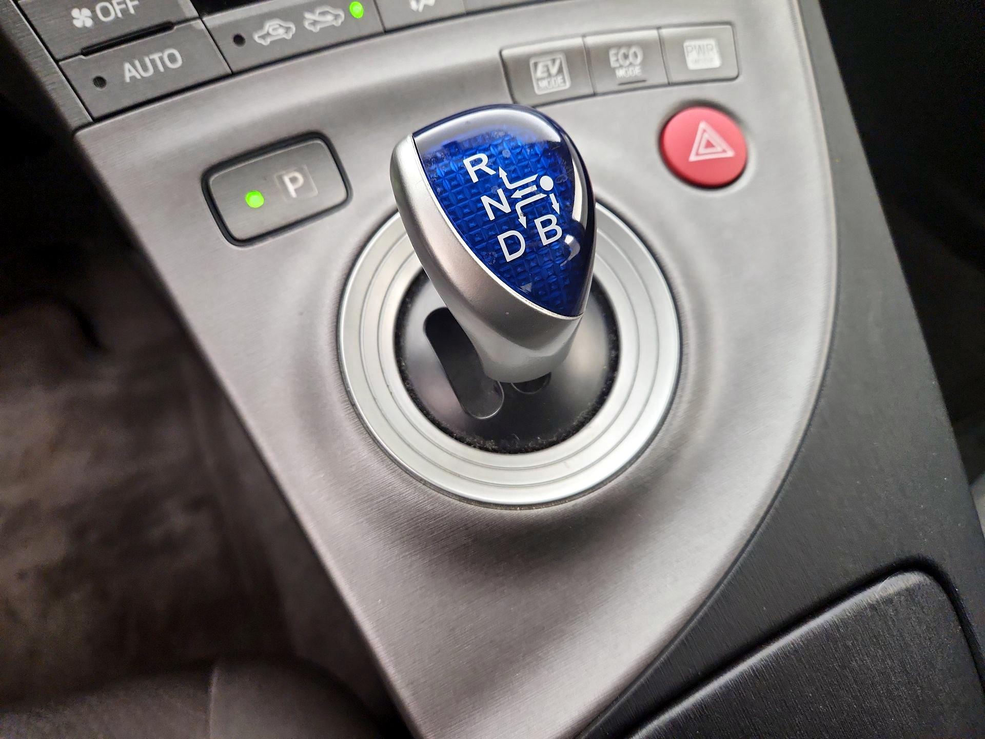 Thumbnail: 2015 Toyota Prius - 17