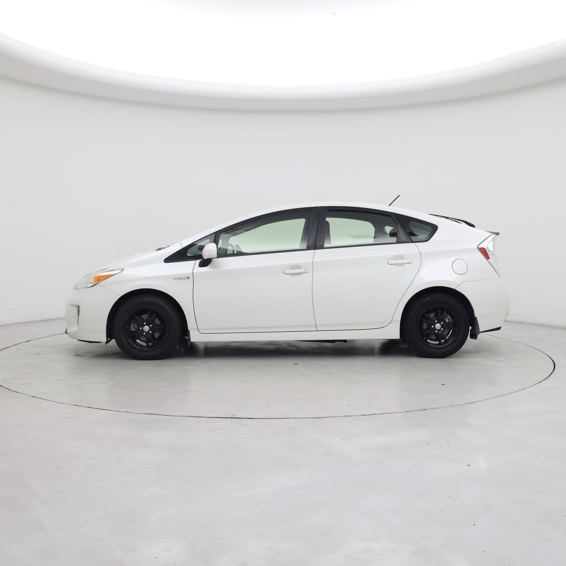 Thumbnail: 2015 Toyota Prius - 3