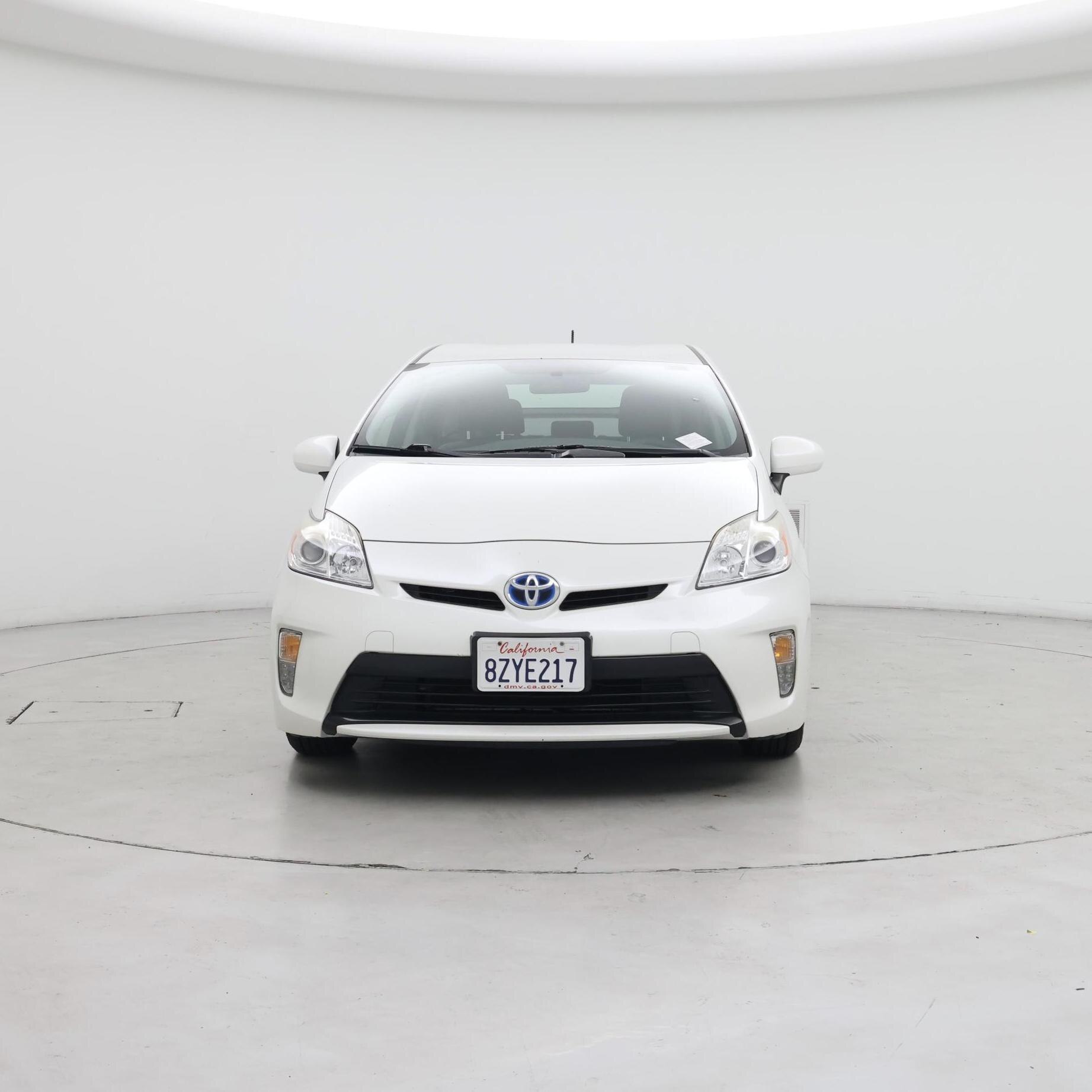 Thumbnail: 2015 Toyota Prius - 5