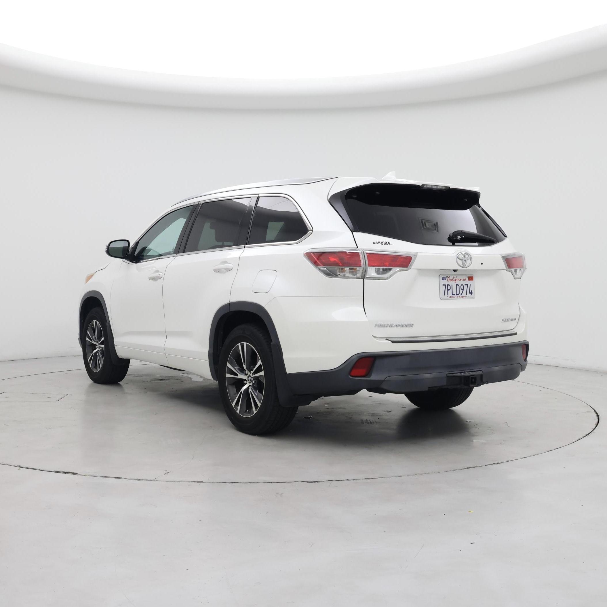 Thumbnail: 2016 Toyota Highlander - 2