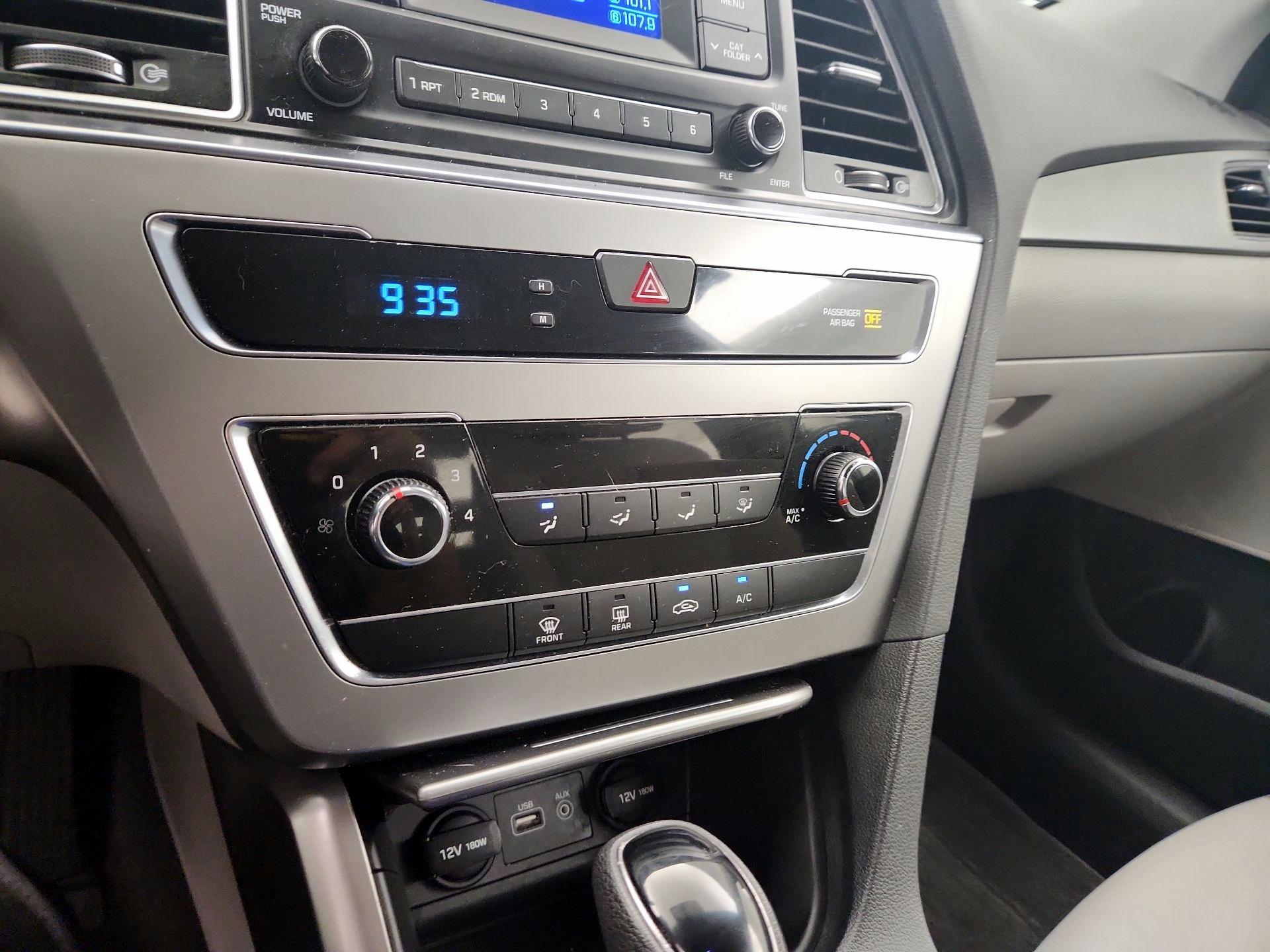 Thumbnail: 2015 Hyundai Sonata - 15