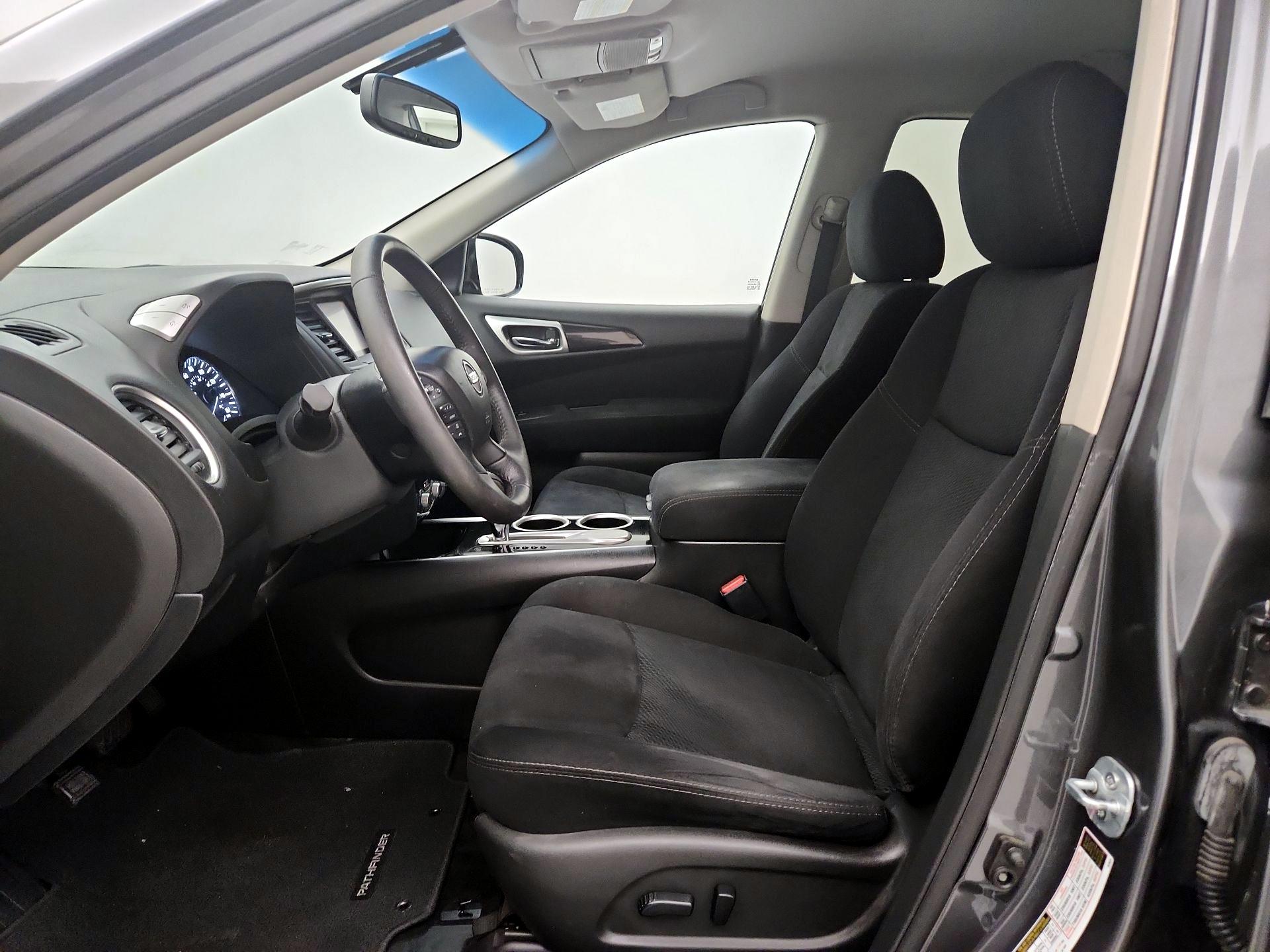Thumbnail: 2016 Nissan Pathfinder - 11
