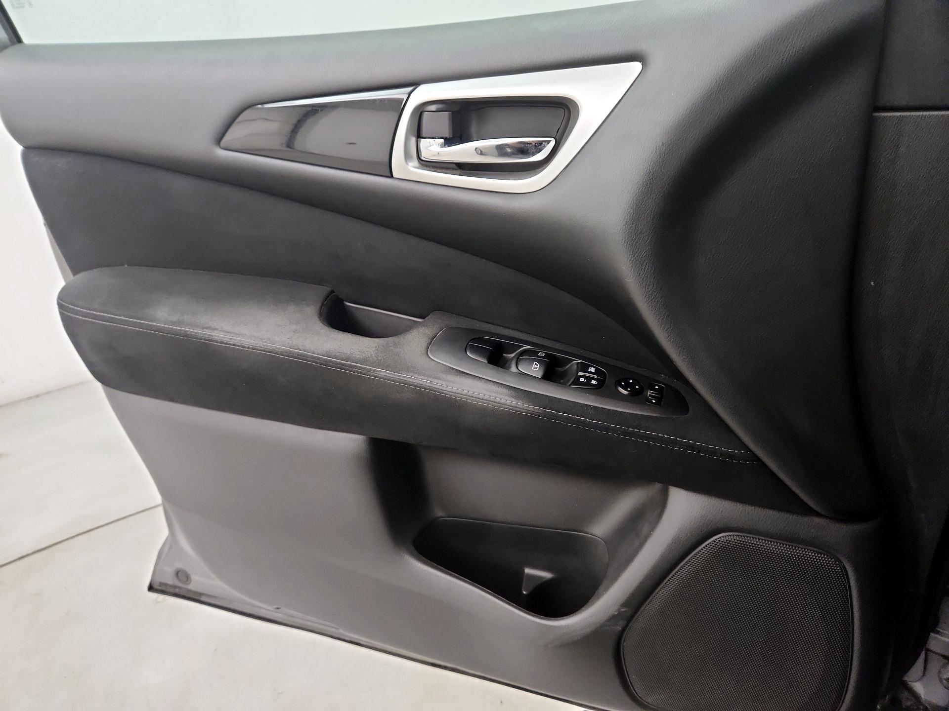 Thumbnail: 2016 Nissan Pathfinder - 12