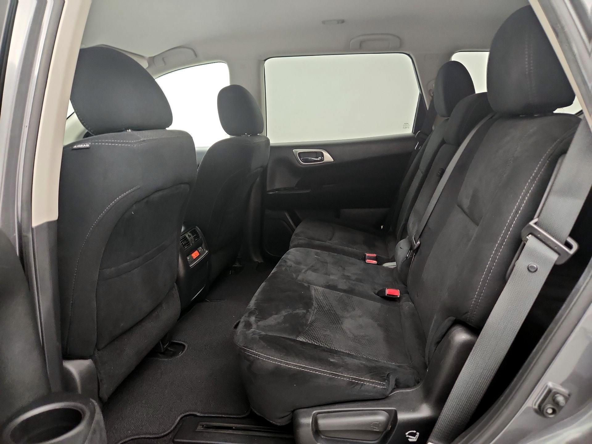 Thumbnail: 2016 Nissan Pathfinder - 19
