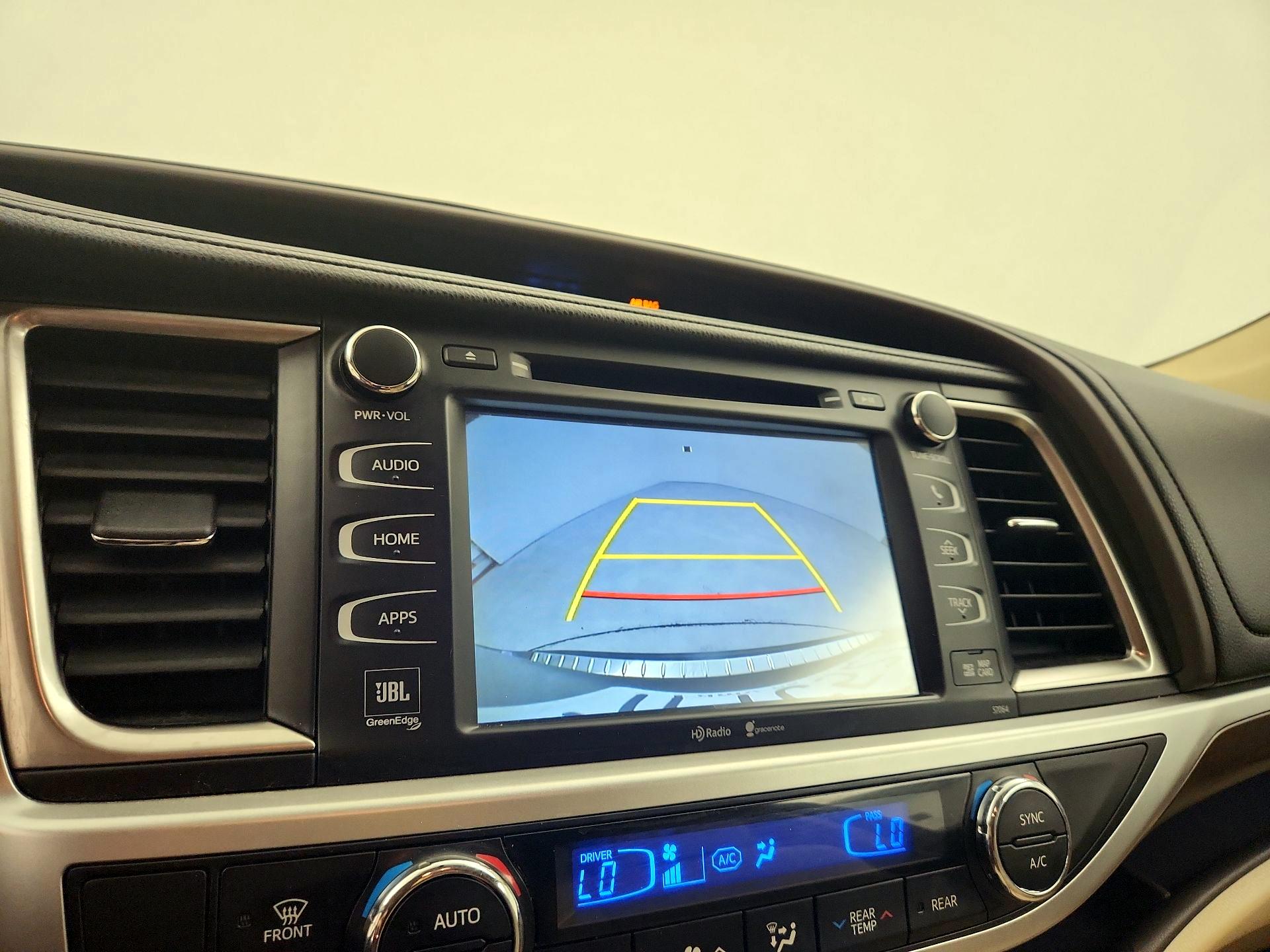 Thumbnail: 2014 Toyota Highlander - 14
