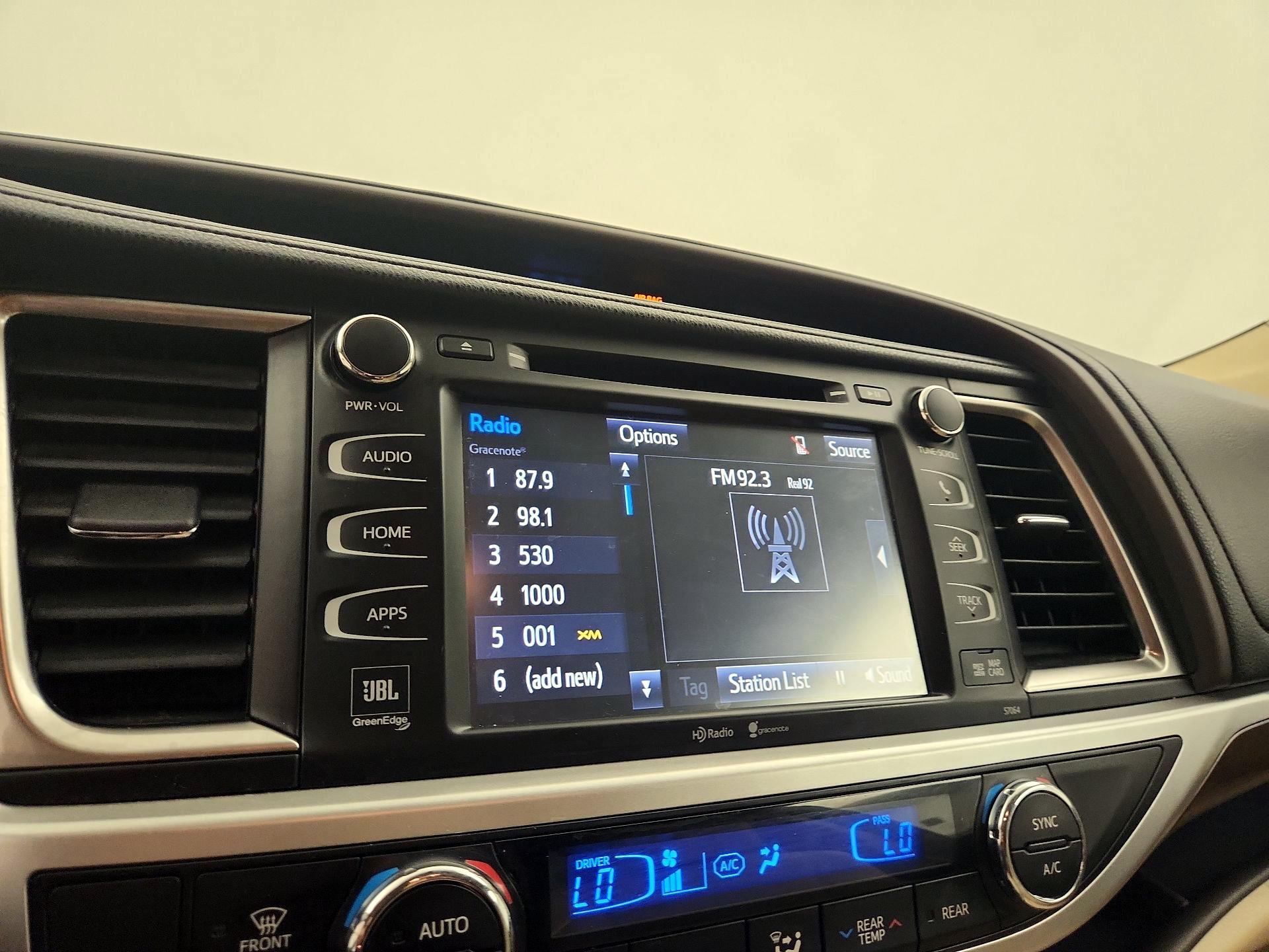 Thumbnail: 2014 Toyota Highlander - 15