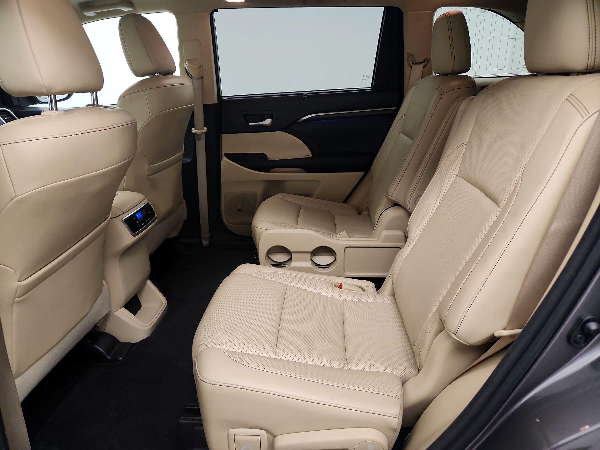 Thumbnail: 2014 Toyota Highlander - 20