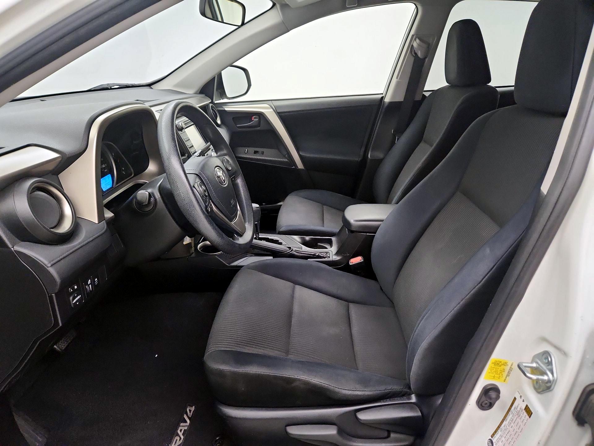 Thumbnail: 2015 Toyota RAV4 - 11