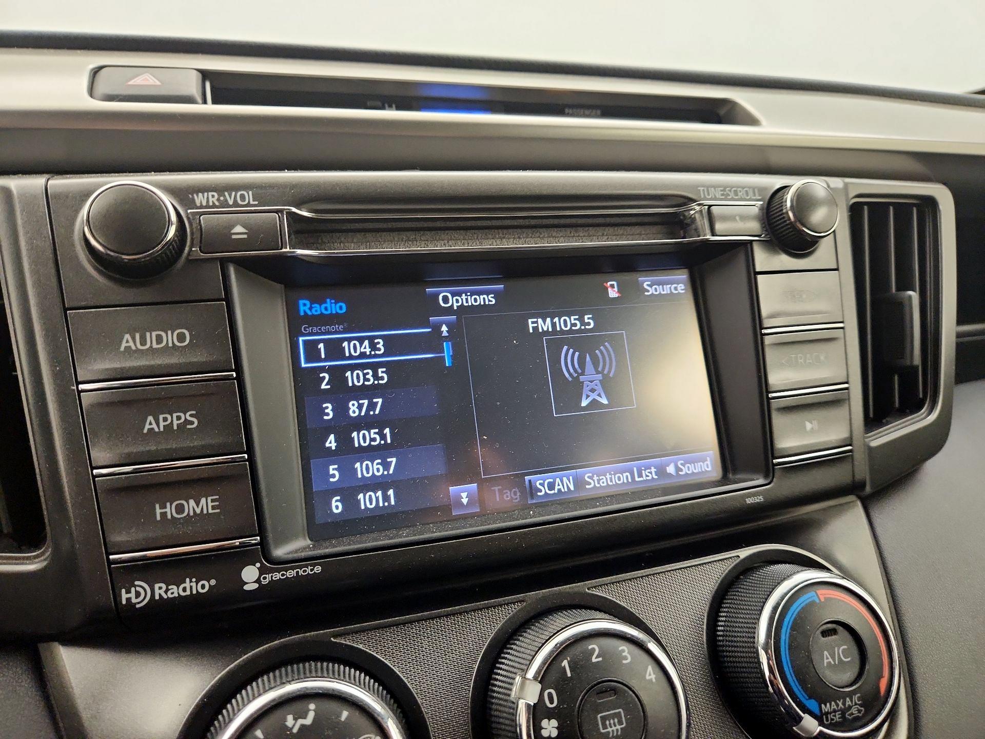 Thumbnail: 2015 Toyota RAV4 - 15
