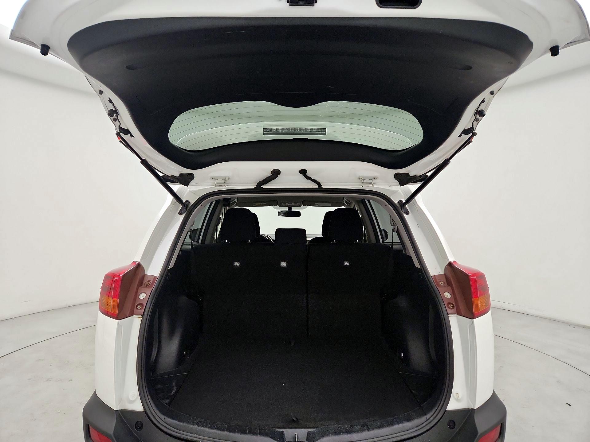 Thumbnail: 2015 Toyota RAV4 - 20