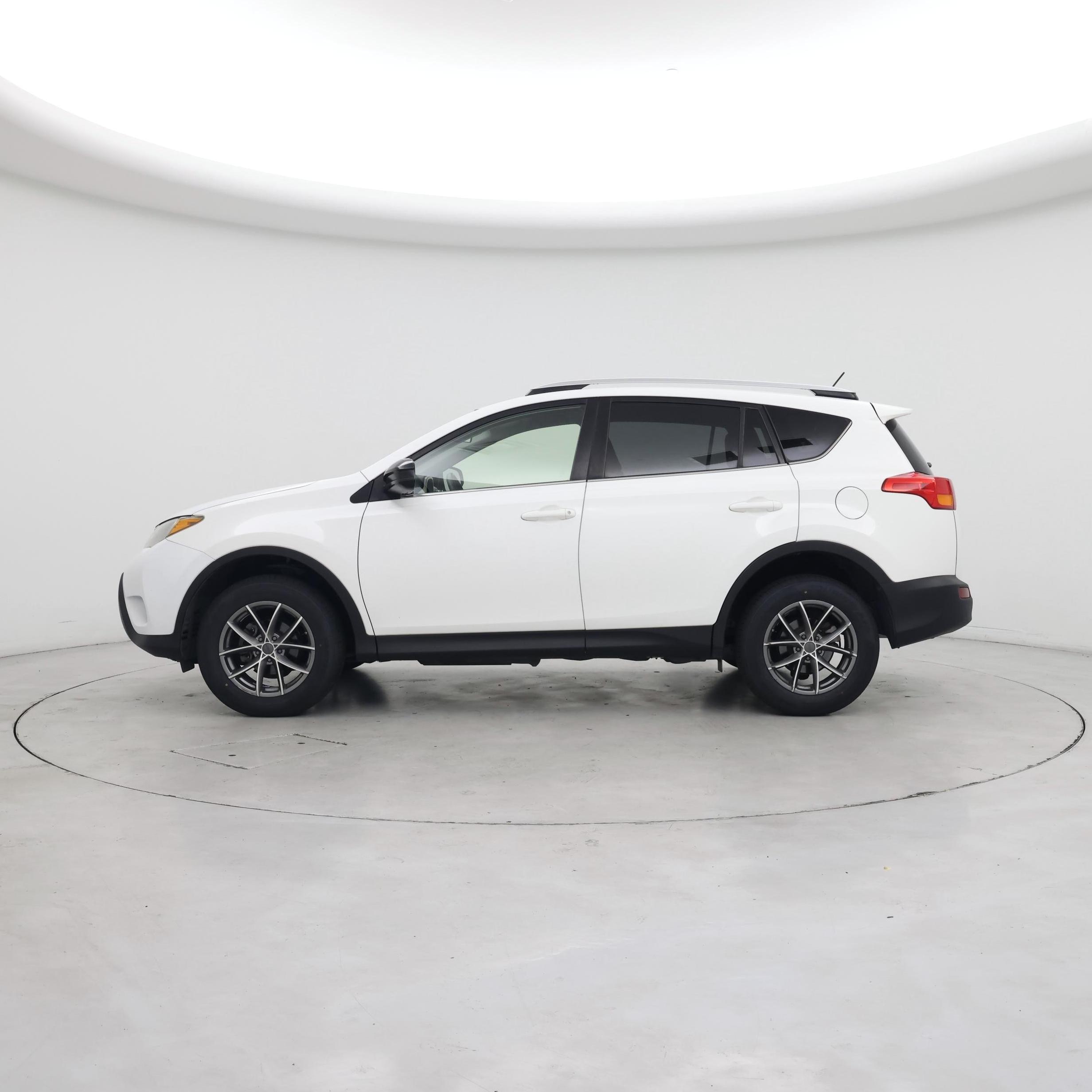 Thumbnail: 2015 Toyota RAV4 - 3
