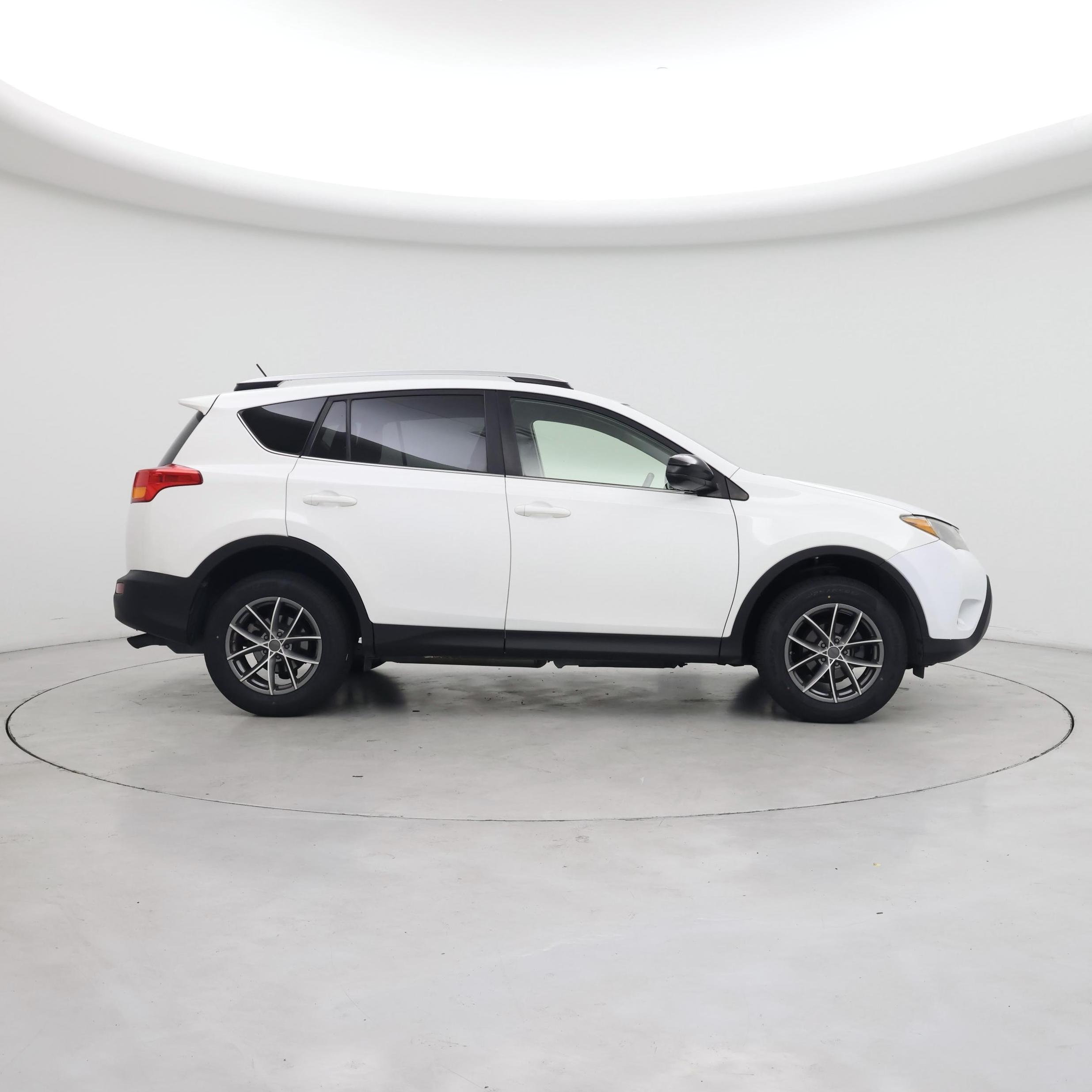 Thumbnail: 2015 Toyota RAV4 - 7