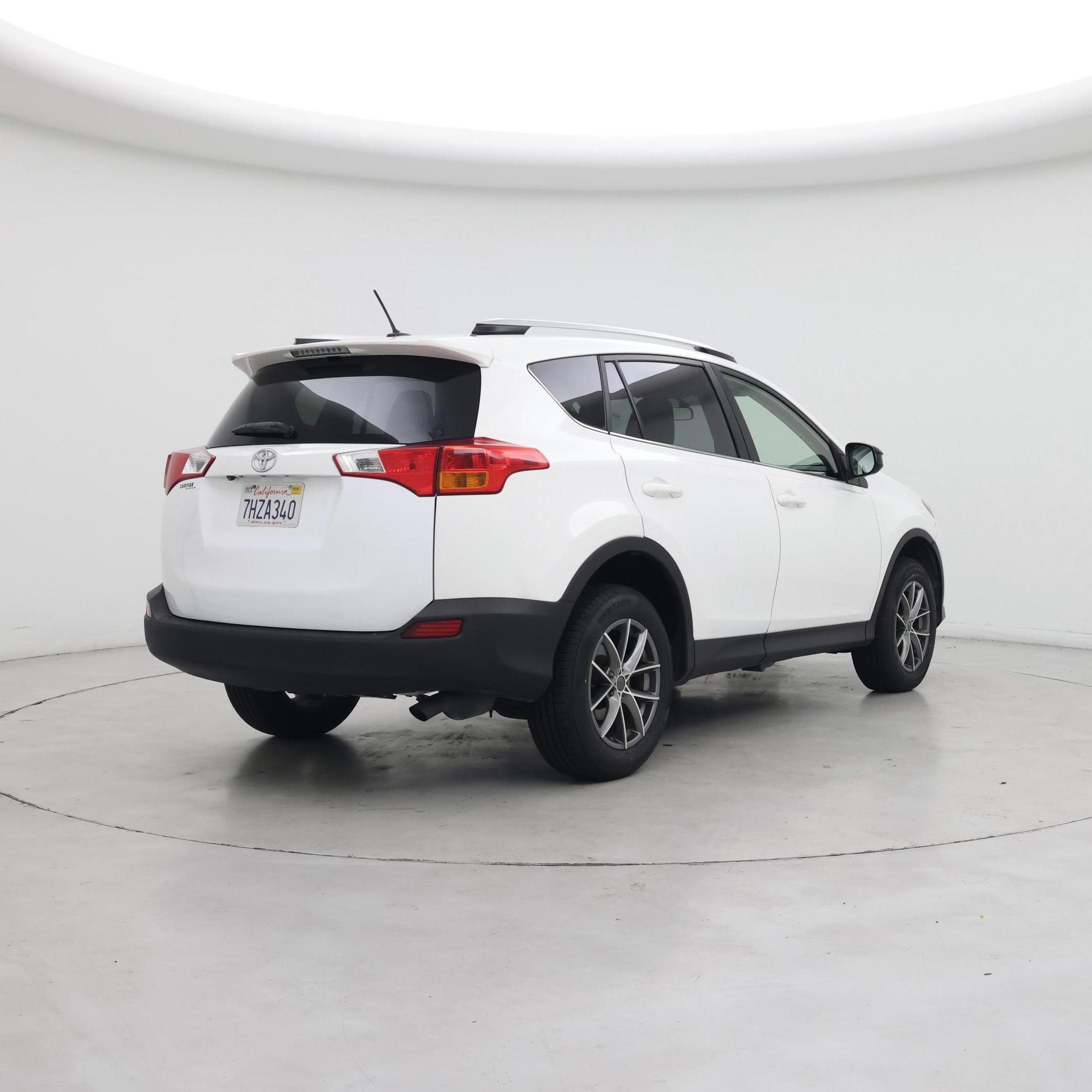 Thumbnail: 2015 Toyota RAV4 - 8