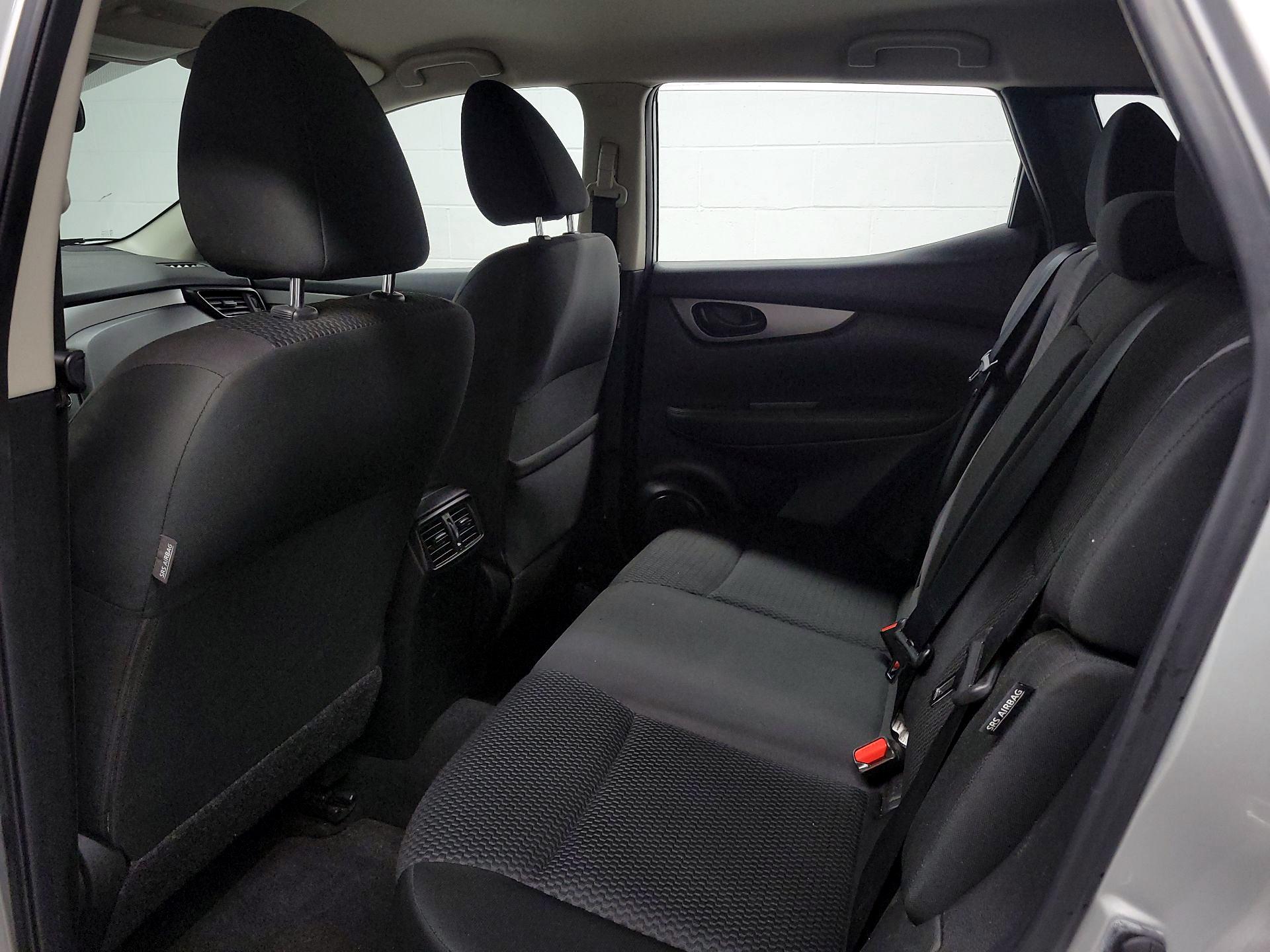 Thumbnail: 2020 Nissan Rogue Sport - 18