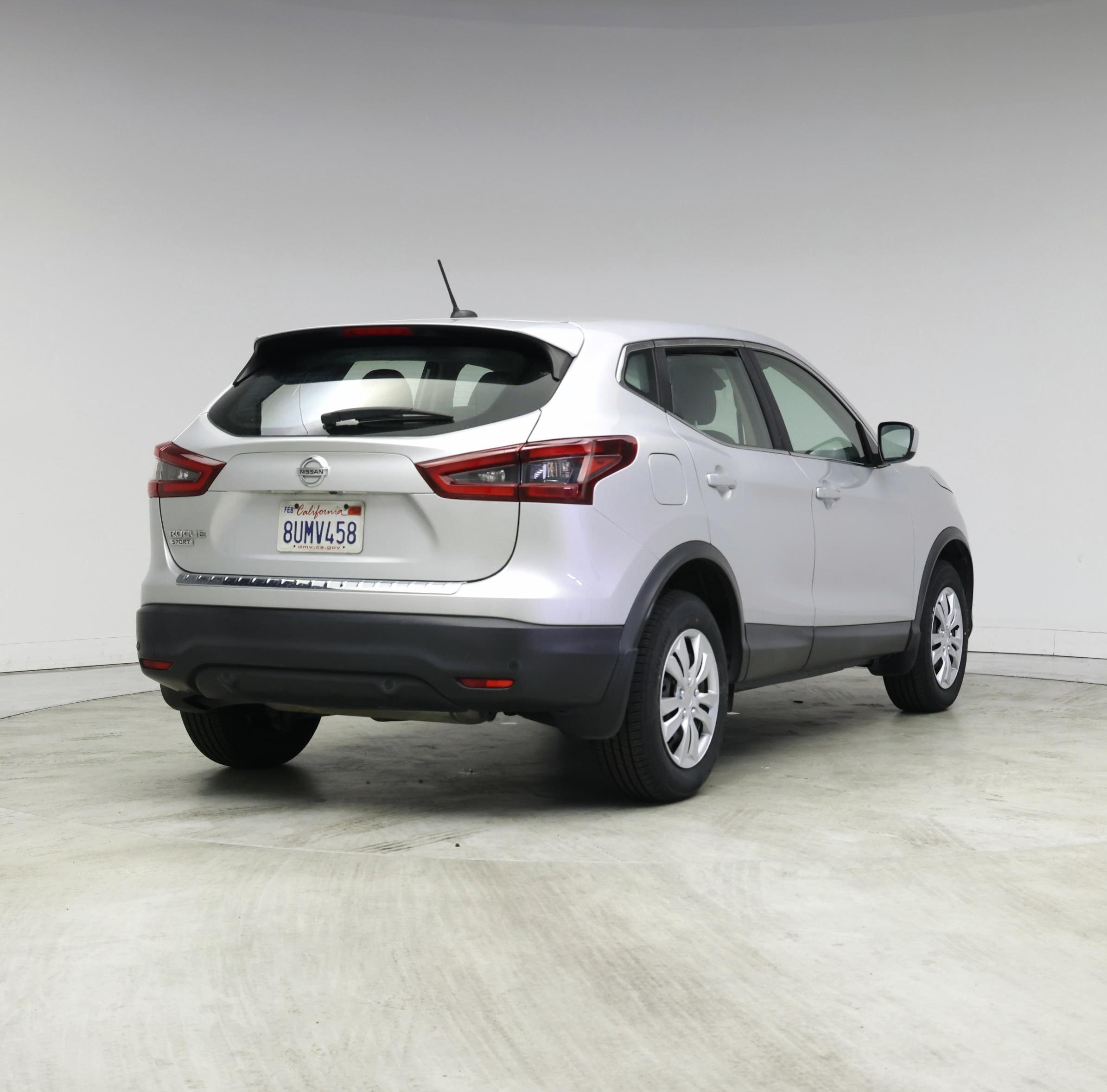 Thumbnail: 2020 Nissan Rogue Sport - 8