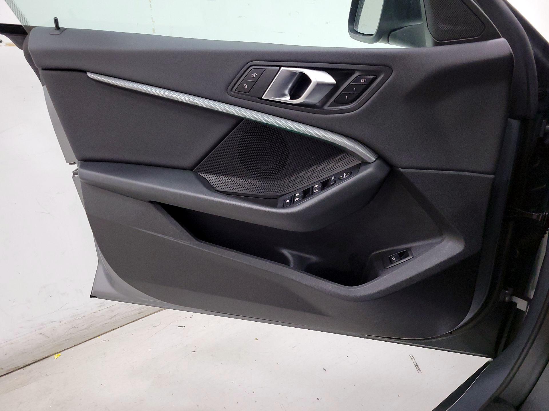 Thumbnail: 2024 BMW 2 Series - 12