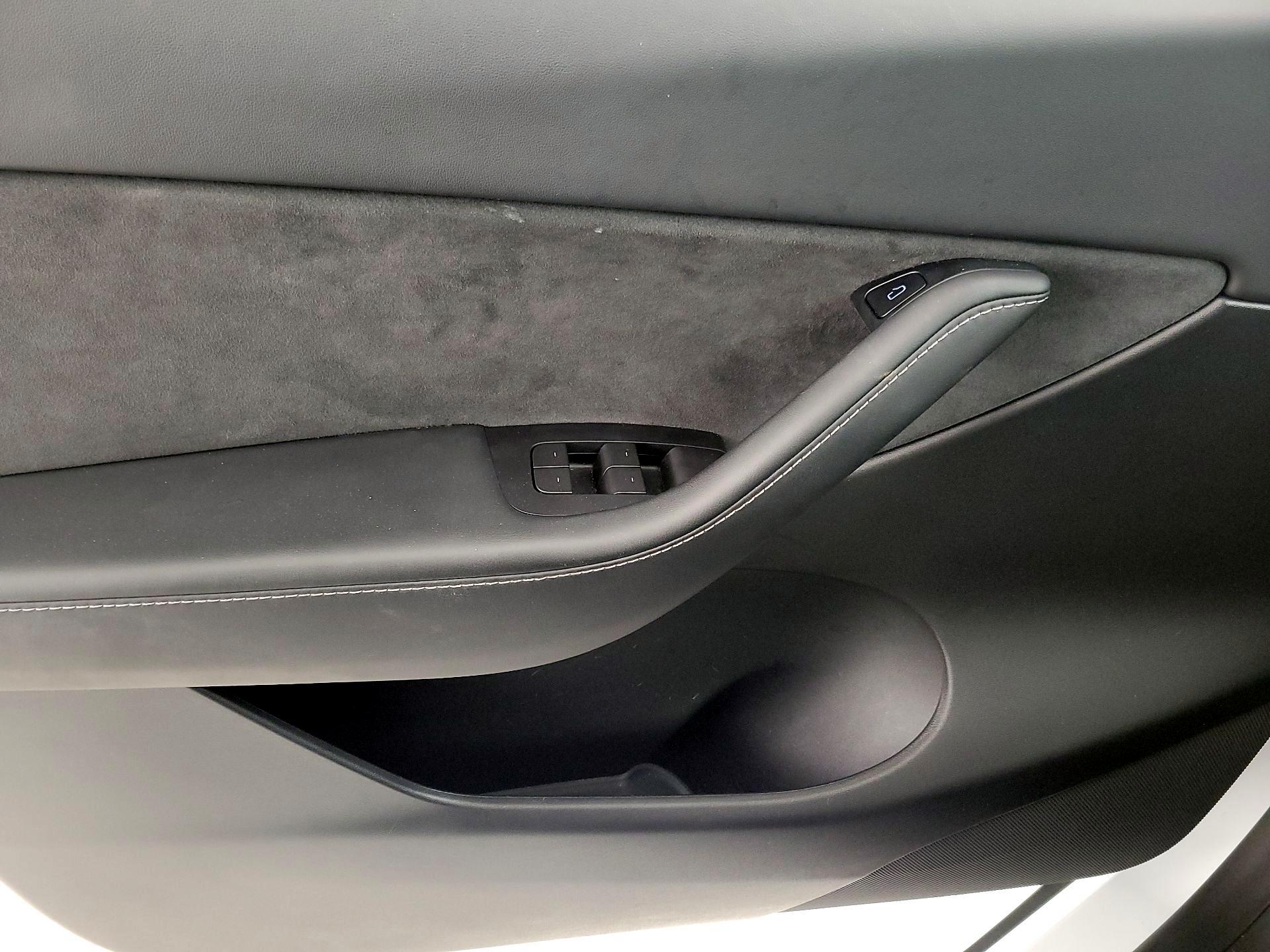 Thumbnail: 2022 Tesla Model Y - 12