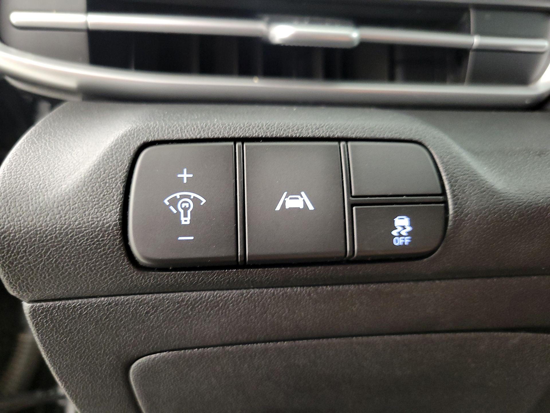 Thumbnail: 2022 Hyundai Elantra - 13