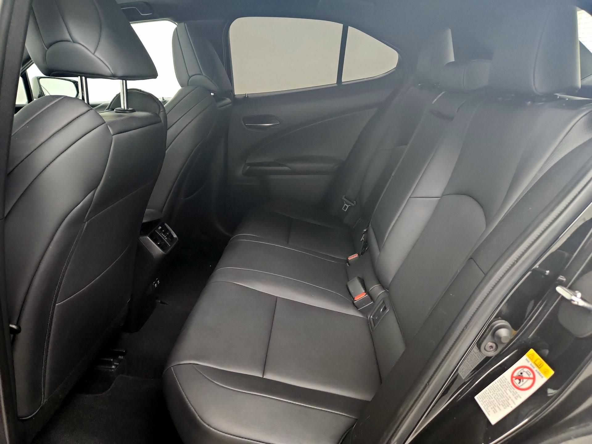 Thumbnail: 2019 Lexus UX - 19