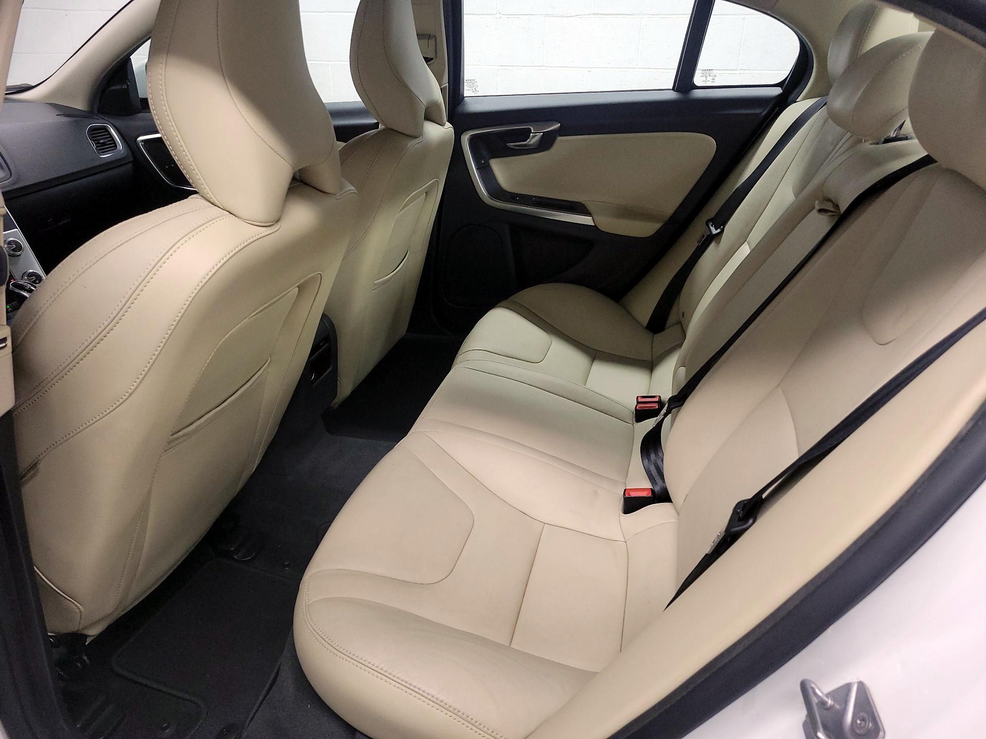 Thumbnail: 2017 Volvo S60 - 17