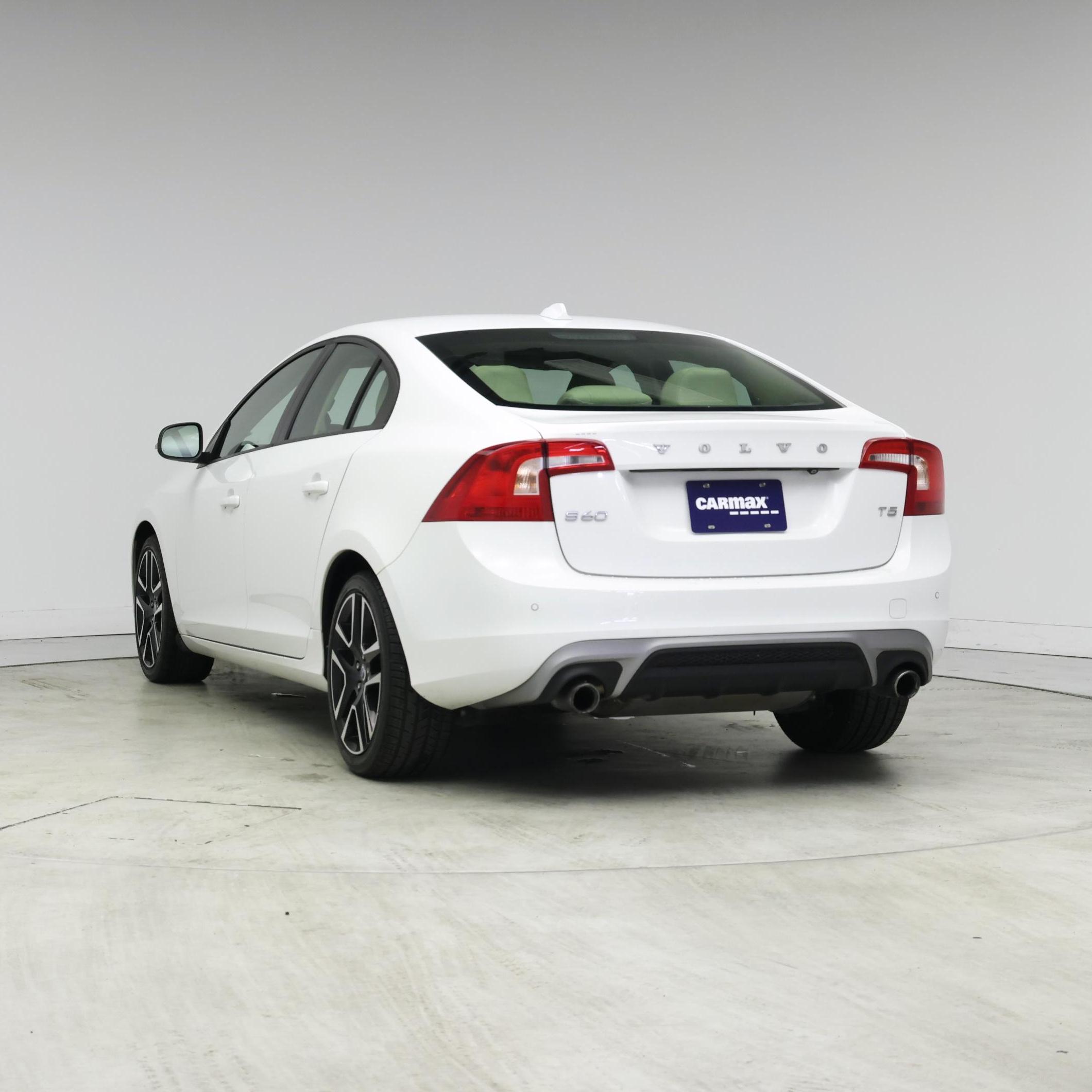Thumbnail: 2017 Volvo S60 - 2