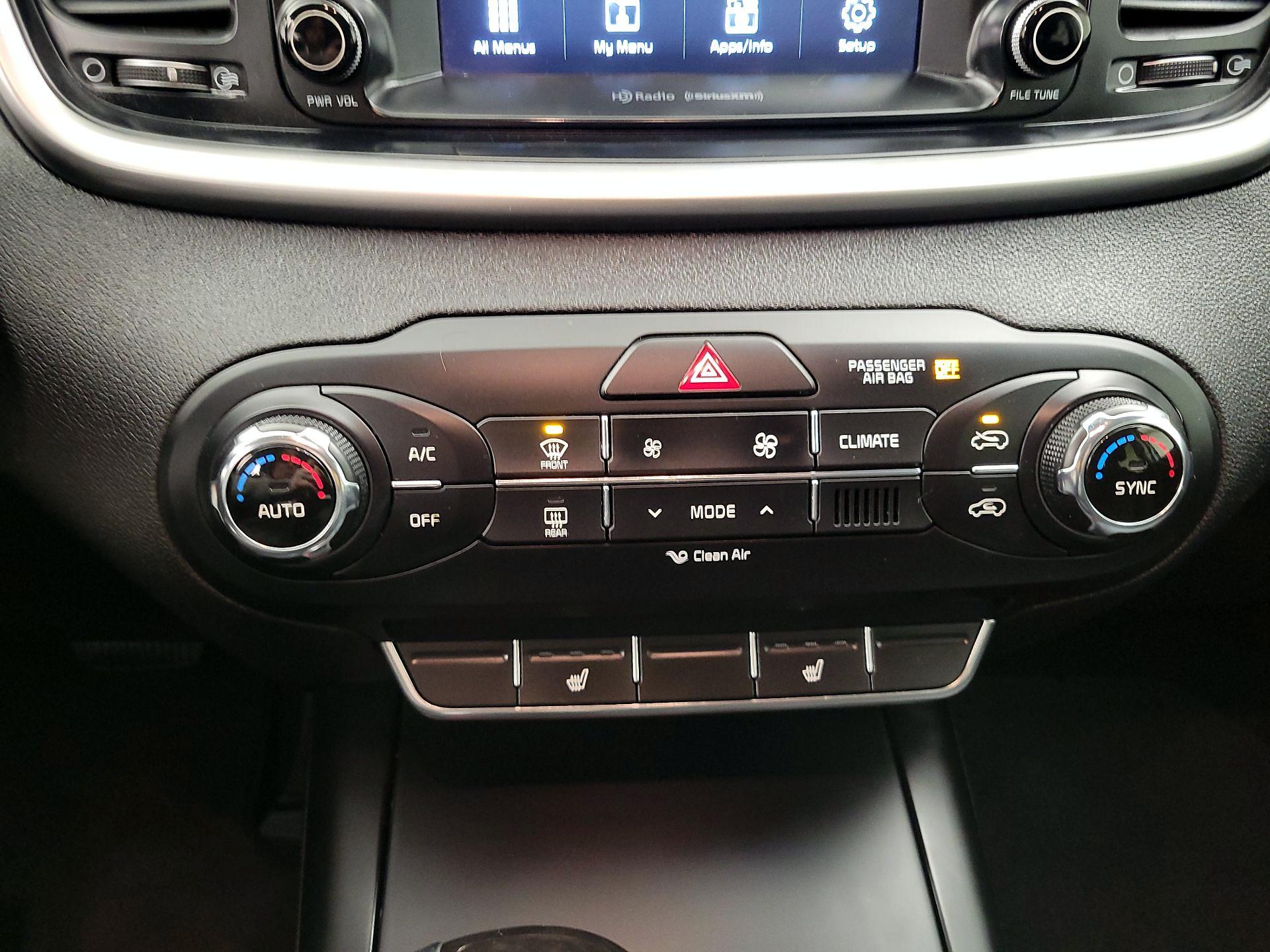 Thumbnail: 2018 Kia Sorento - 16