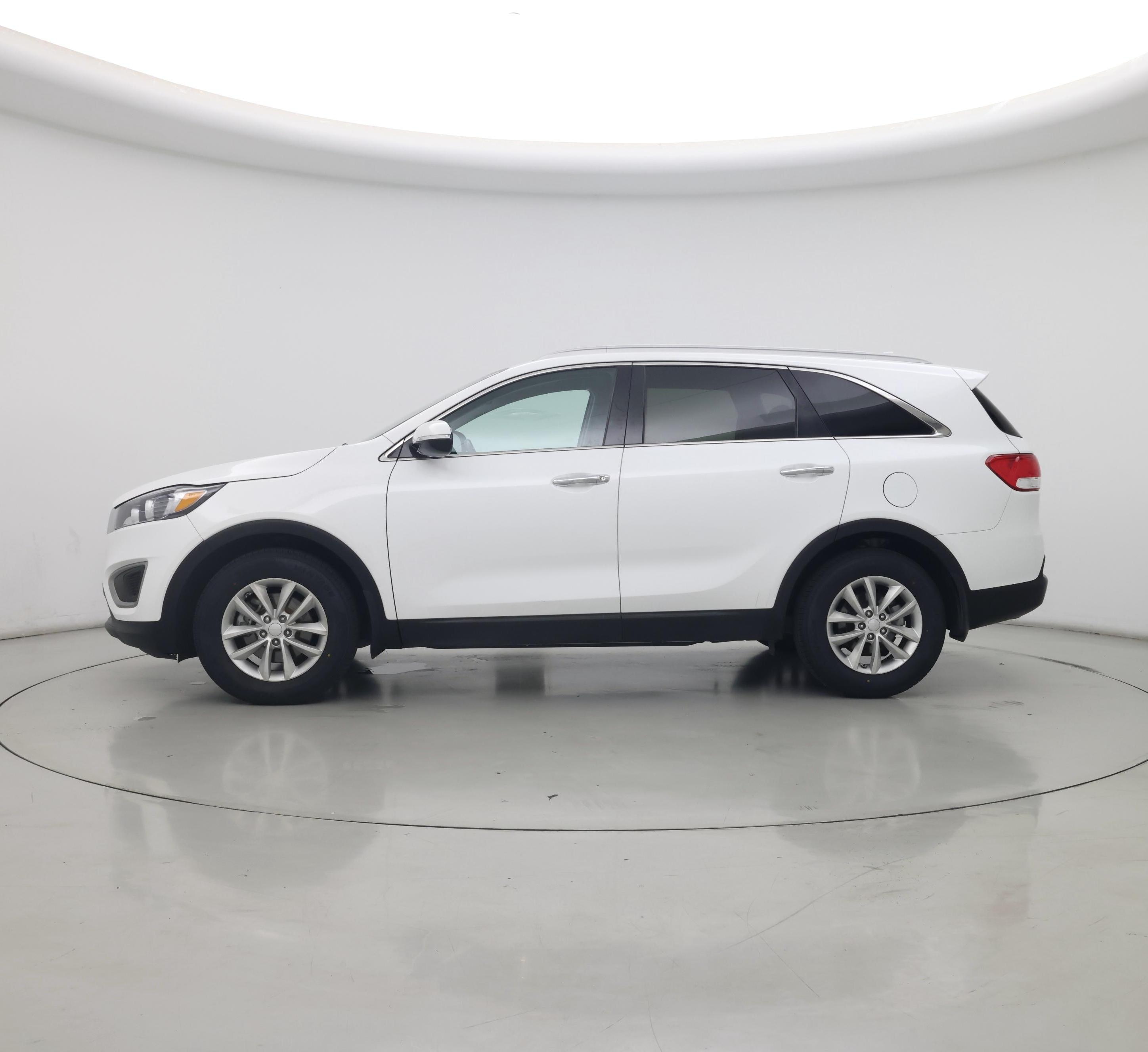 Thumbnail: 2018 Kia Sorento - 3