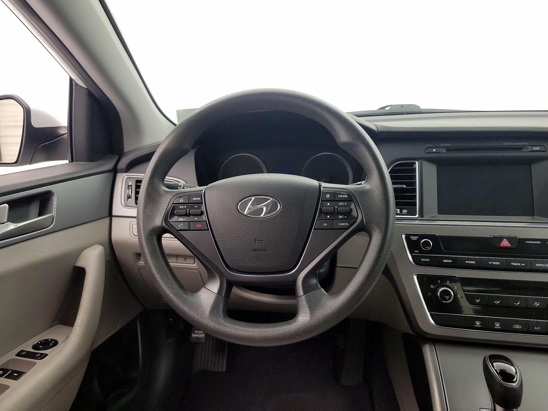 Thumbnail: 2017 Hyundai Sonata - 10