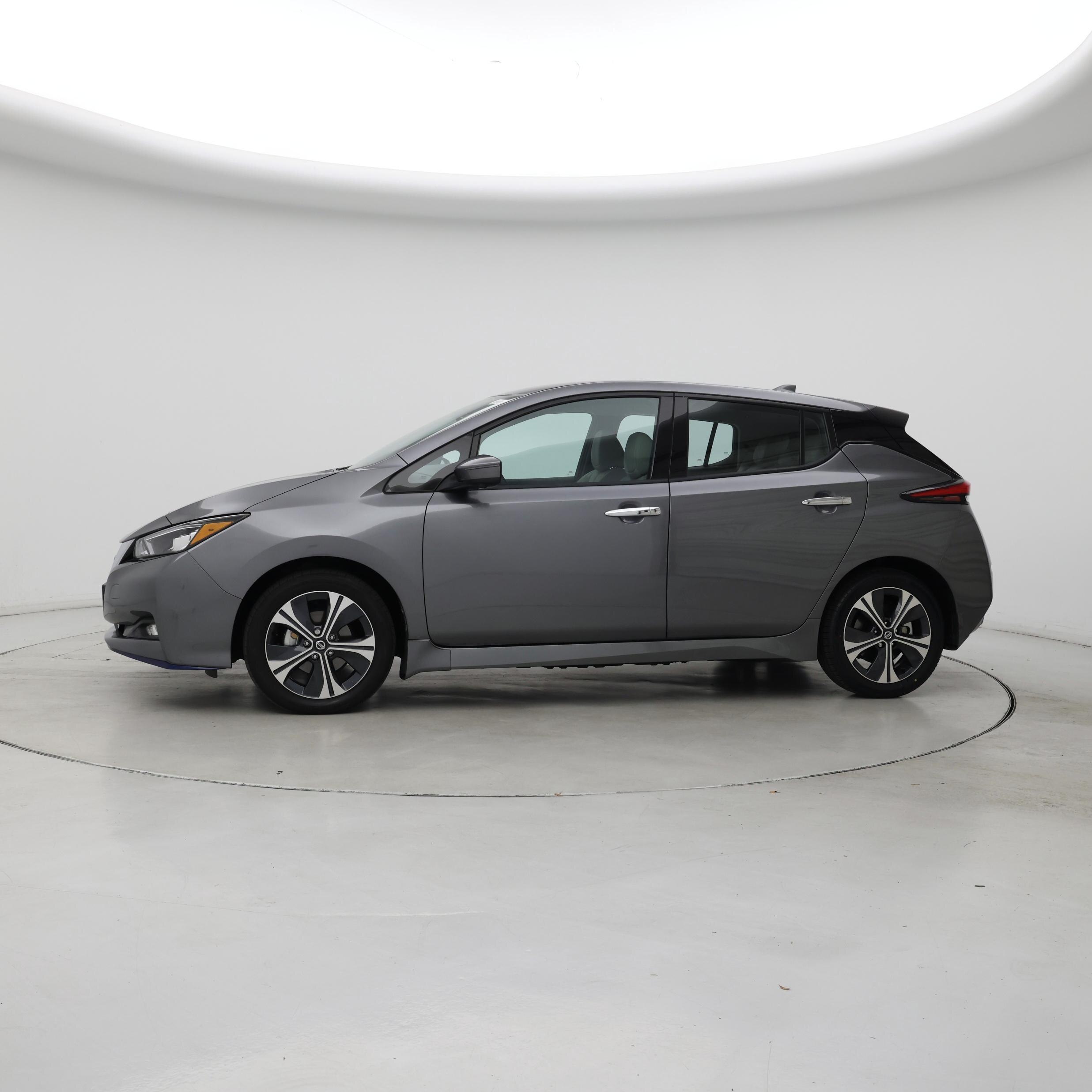 Thumbnail: 2022 Nissan Leaf - 3
