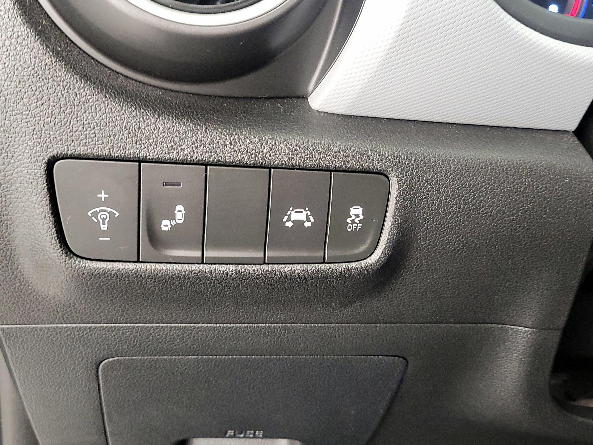 Thumbnail: 2020 Hyundai Kona - 13