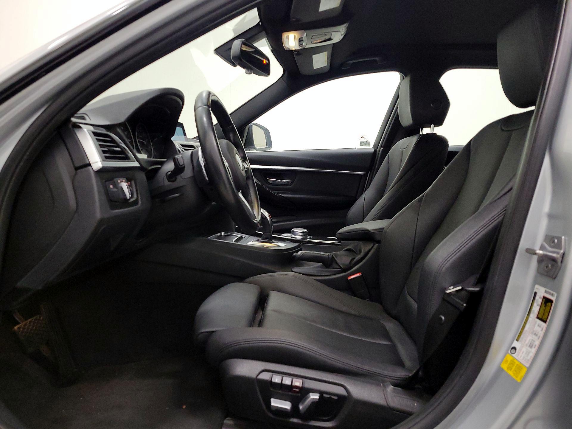 Thumbnail: 2017 BMW 3 Series - 11