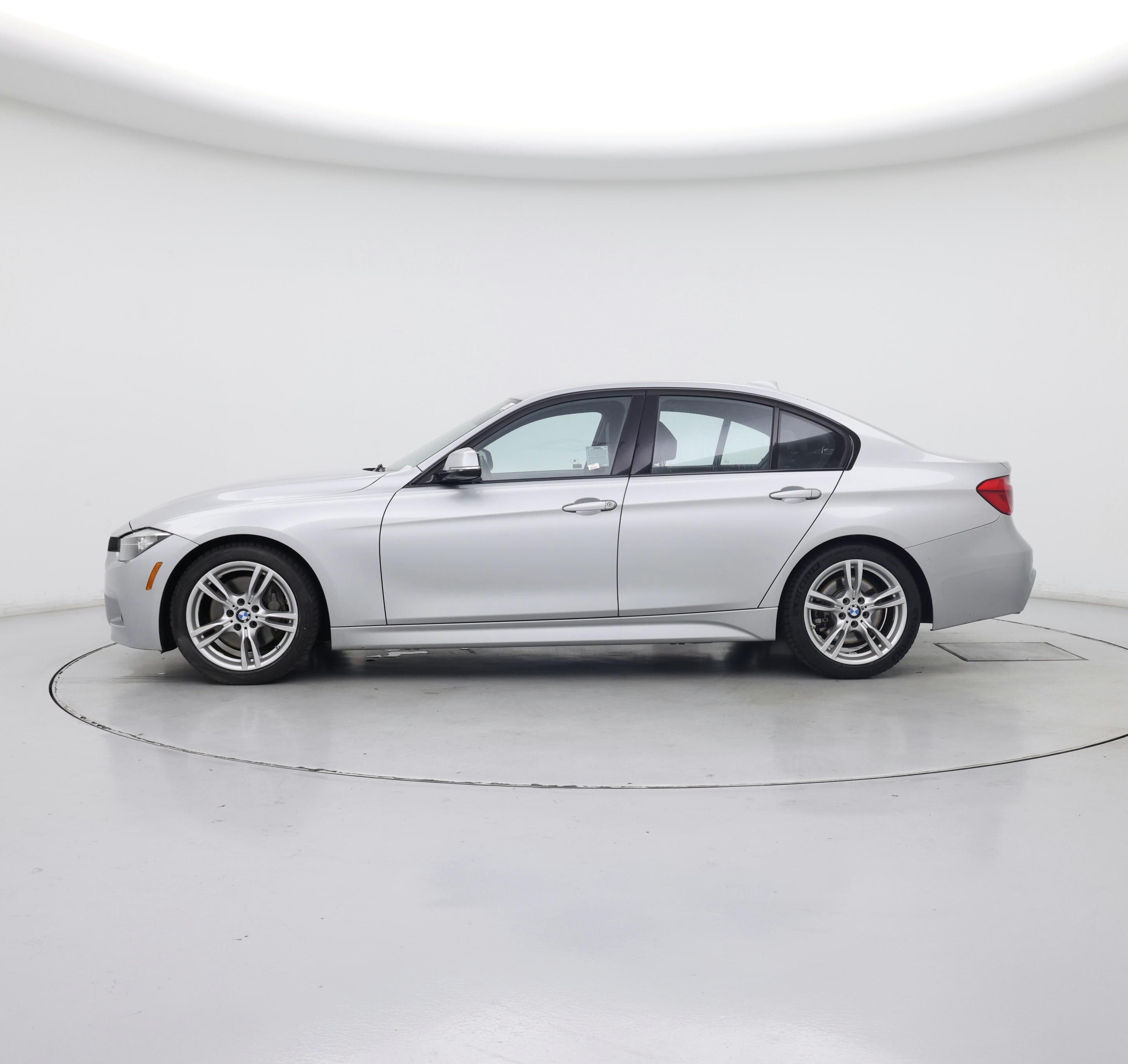 Thumbnail: 2017 BMW 3 Series - 3