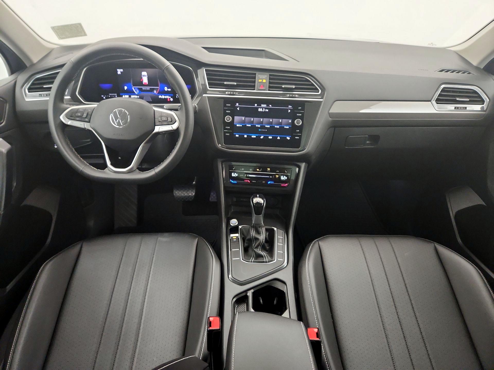 Thumbnail: 2022 Volkswagen Tiguan - 9