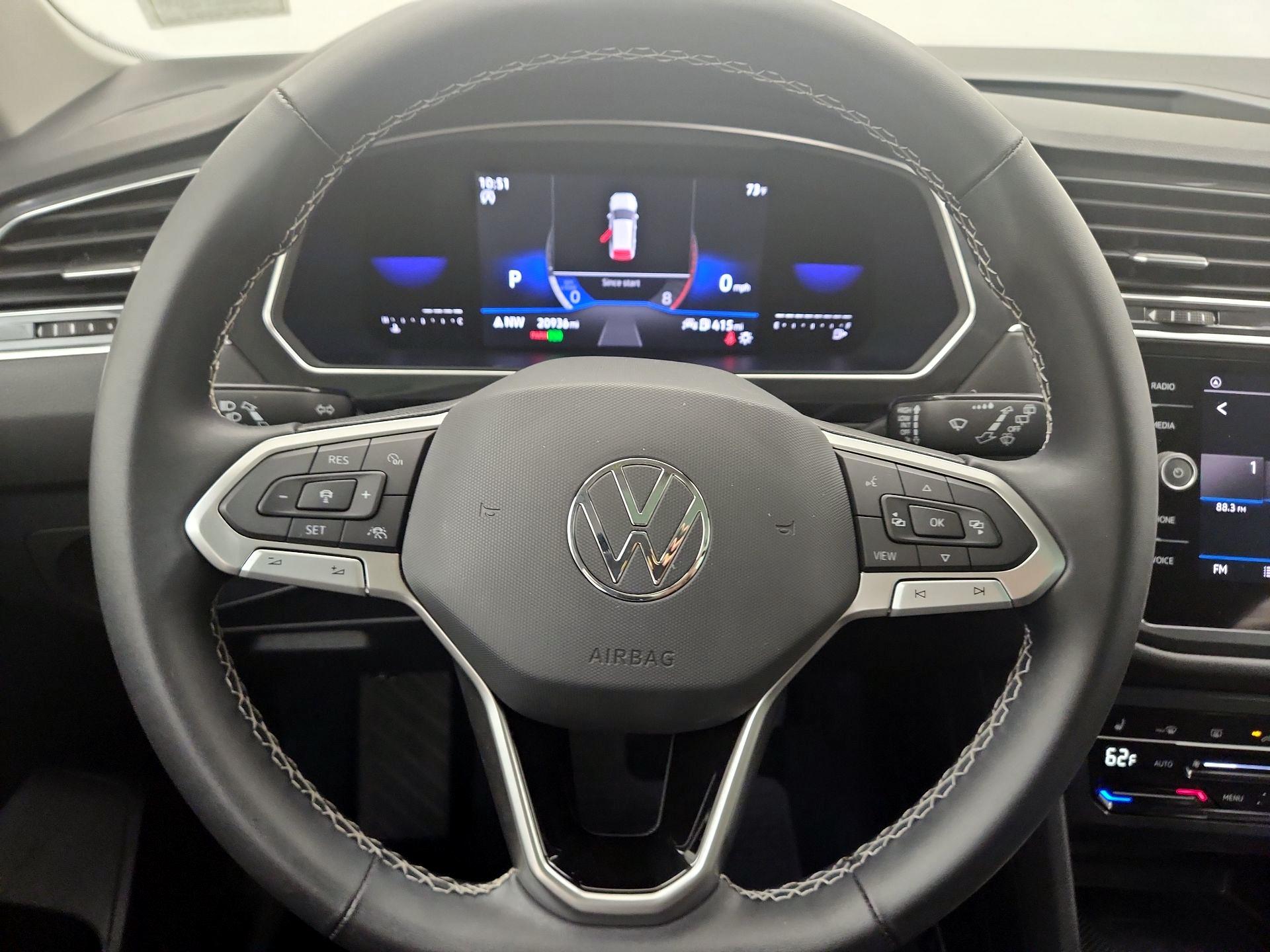 Thumbnail: 2022 Volkswagen Tiguan - 10