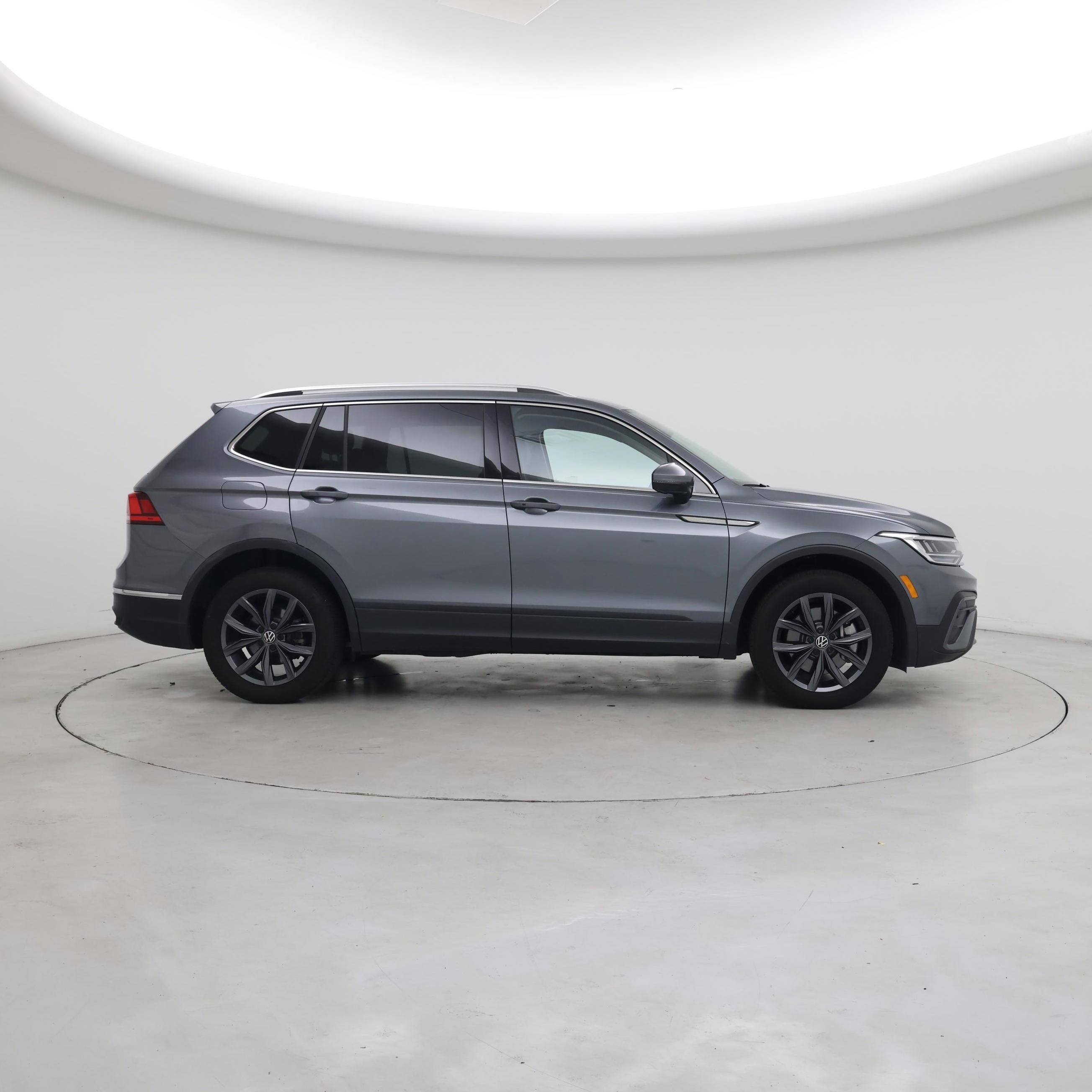 Thumbnail: 2022 Volkswagen Tiguan - 7