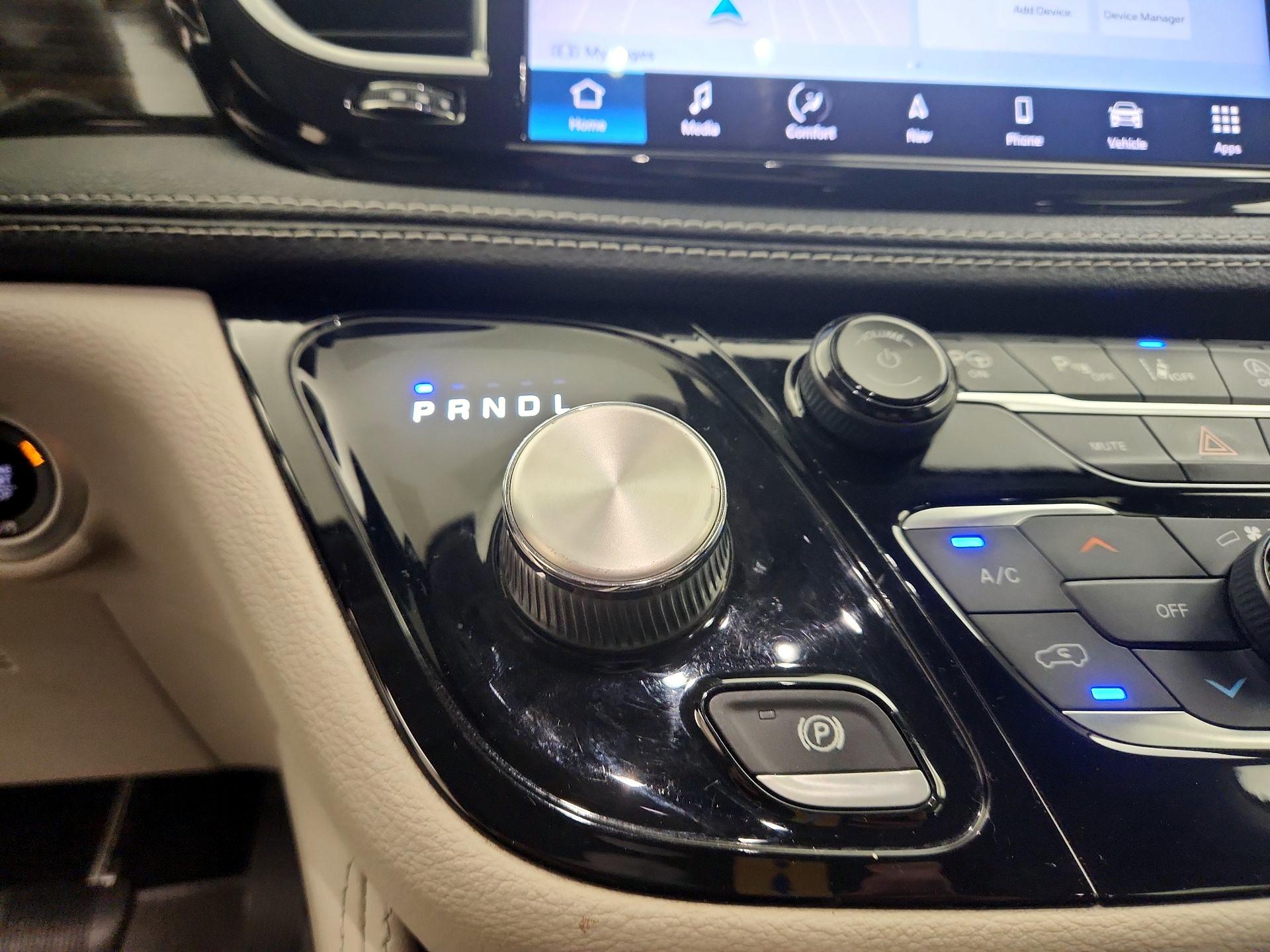 Thumbnail: 2022 Chrysler Pacifica - 18