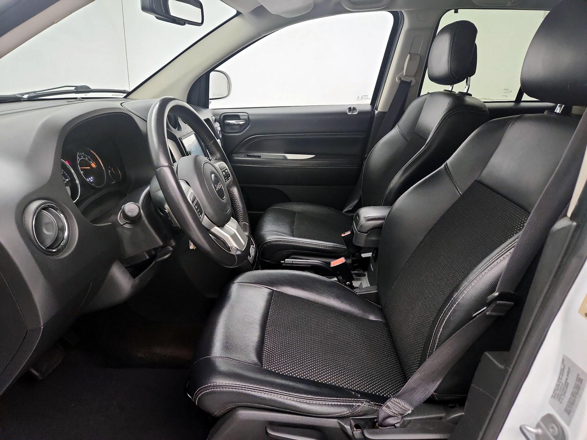 Thumbnail: 2016 Jeep Compass - 11
