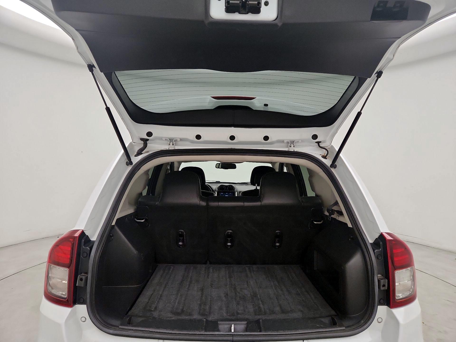 Thumbnail: 2016 Jeep Compass - 17