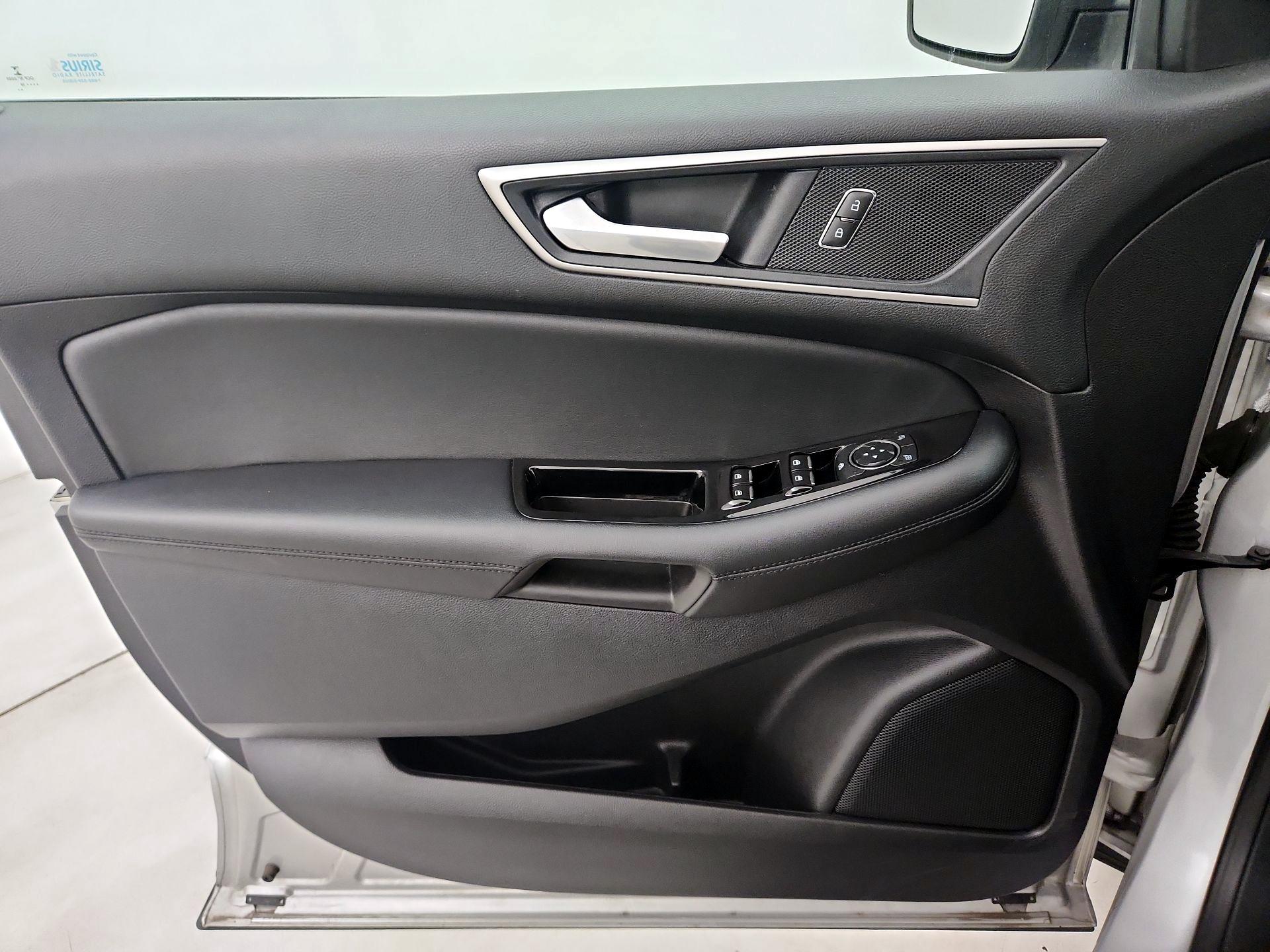 Thumbnail: 2018 Ford Edge - 12