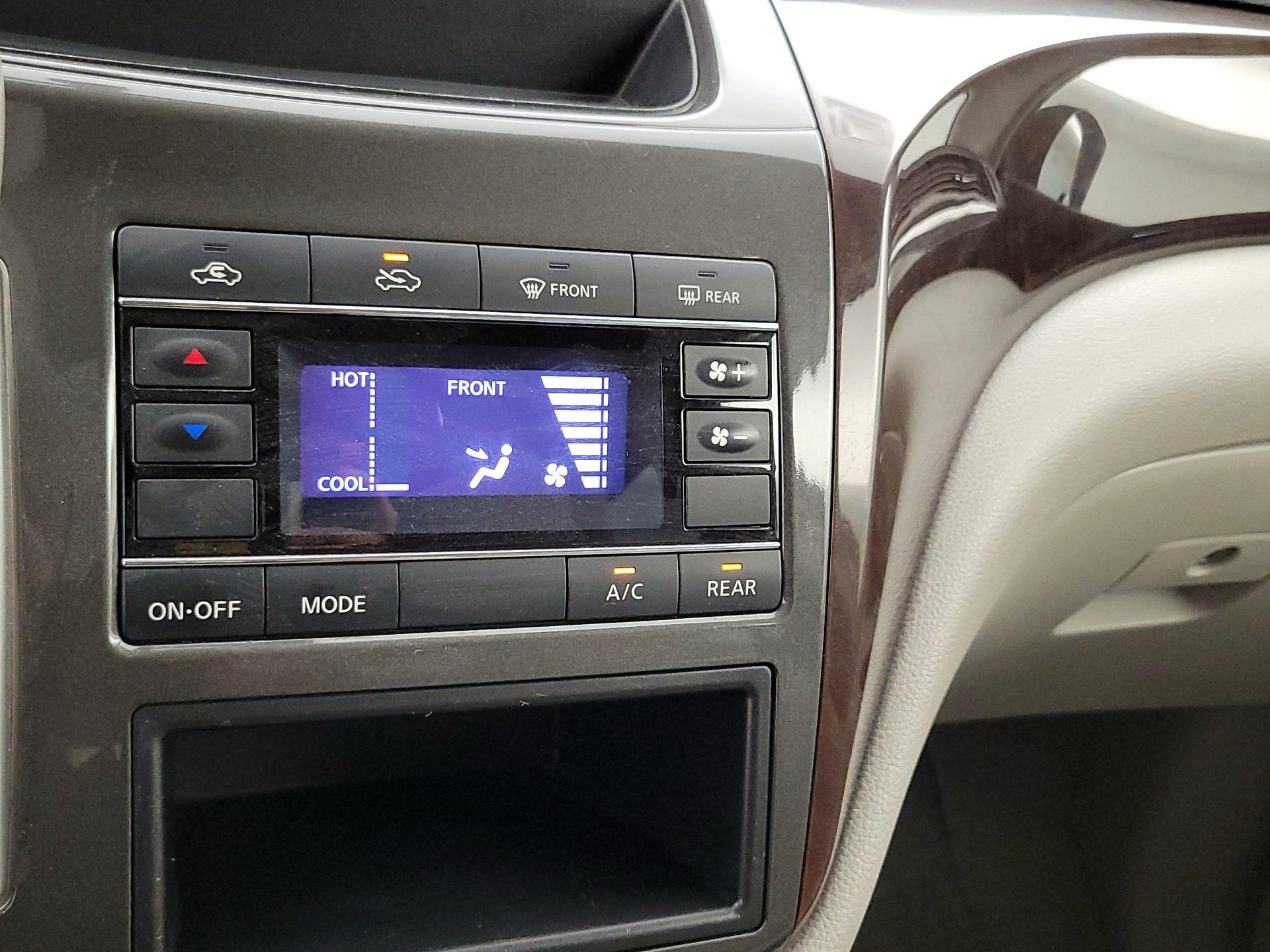 Thumbnail: 2015 Nissan Quest - 15