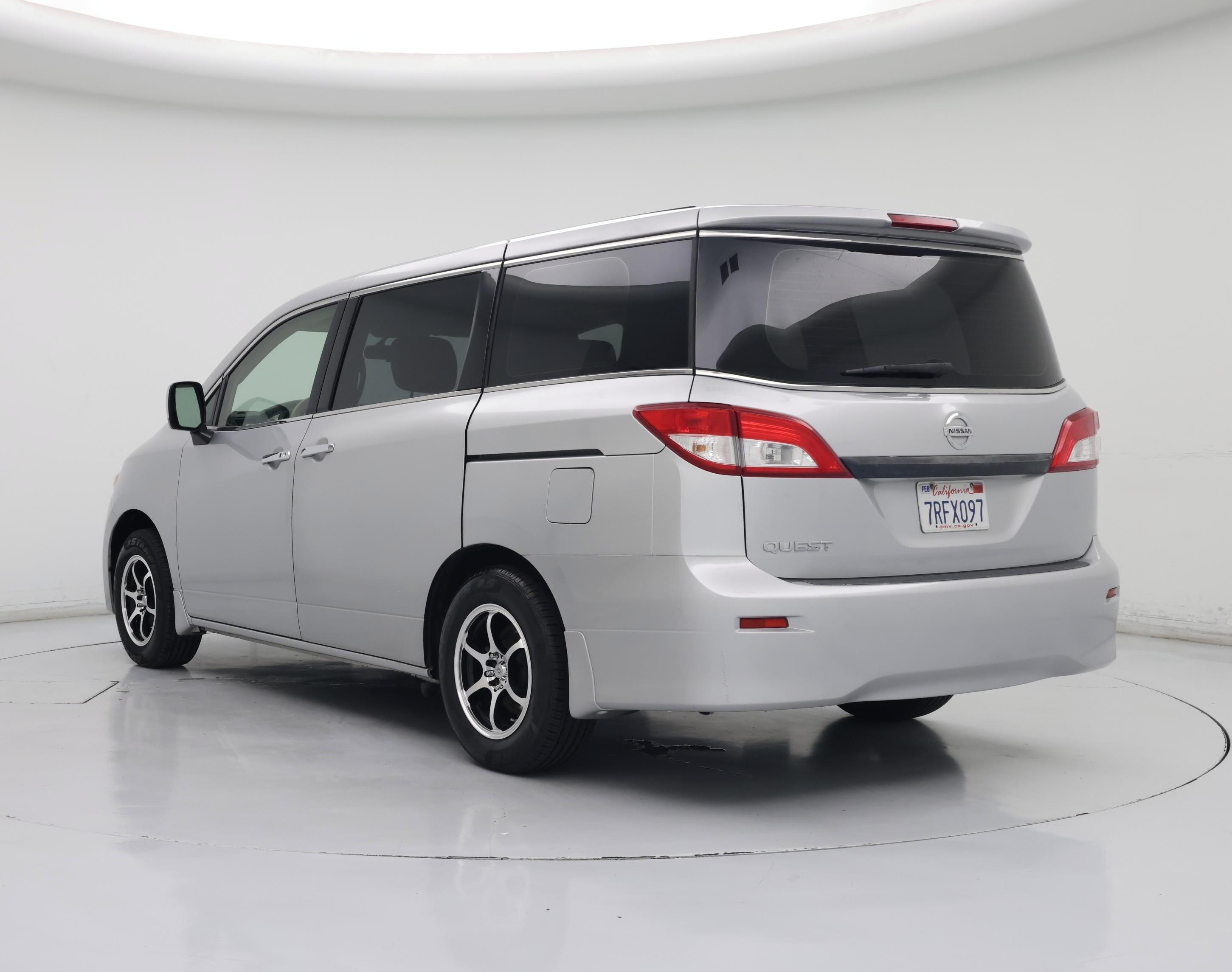 Thumbnail: 2015 Nissan Quest - 2