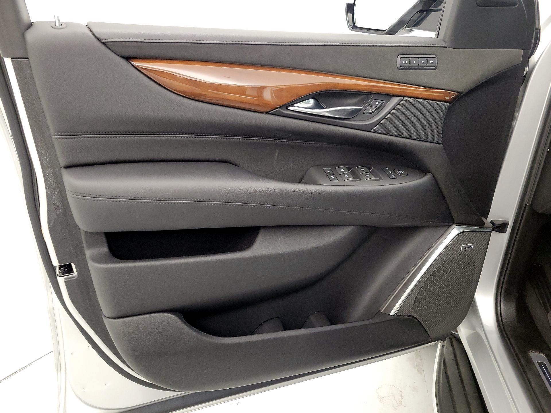 Thumbnail: 2018 Cadillac Escalade - 12