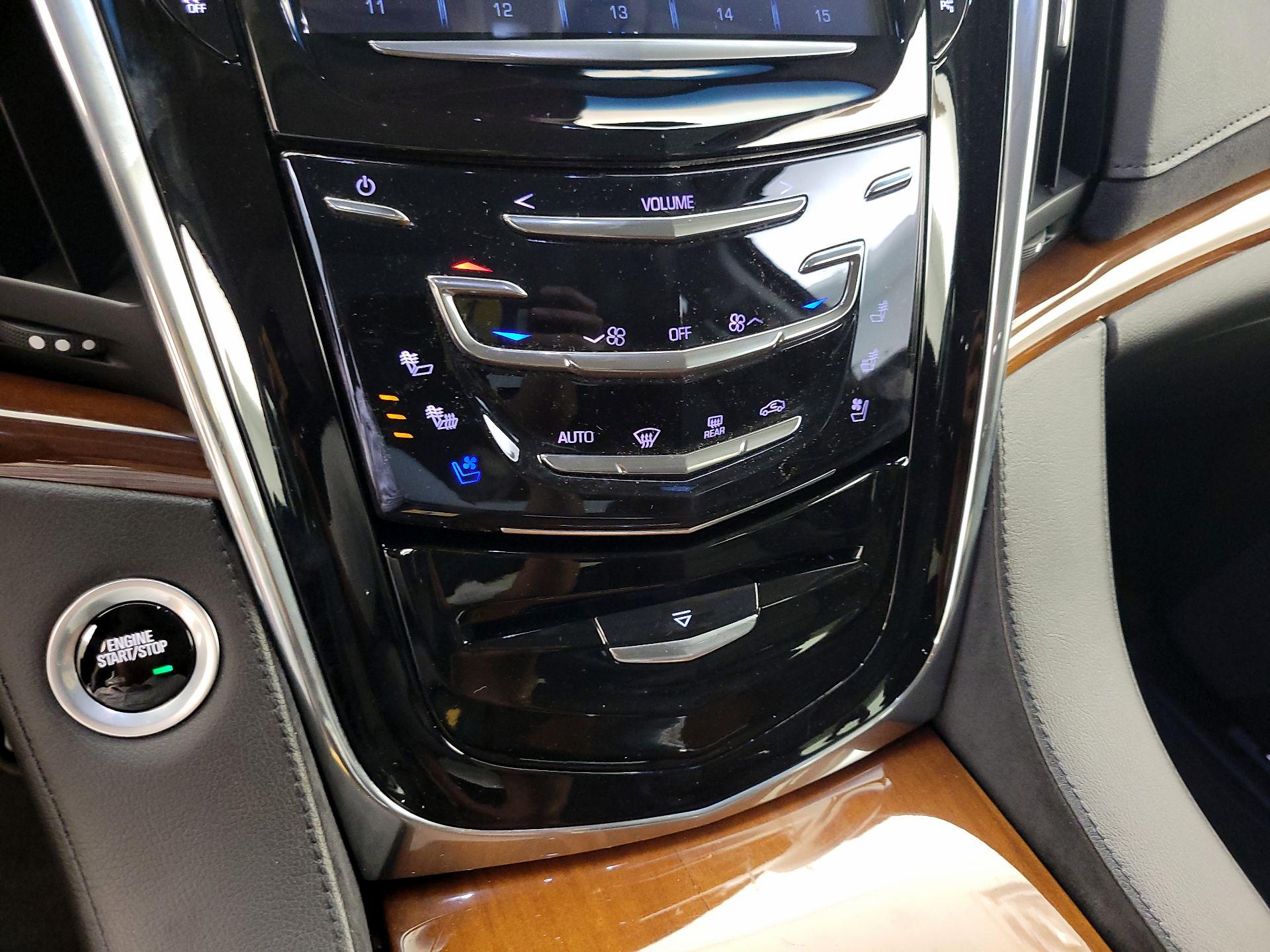 Thumbnail: 2018 Cadillac Escalade - 17