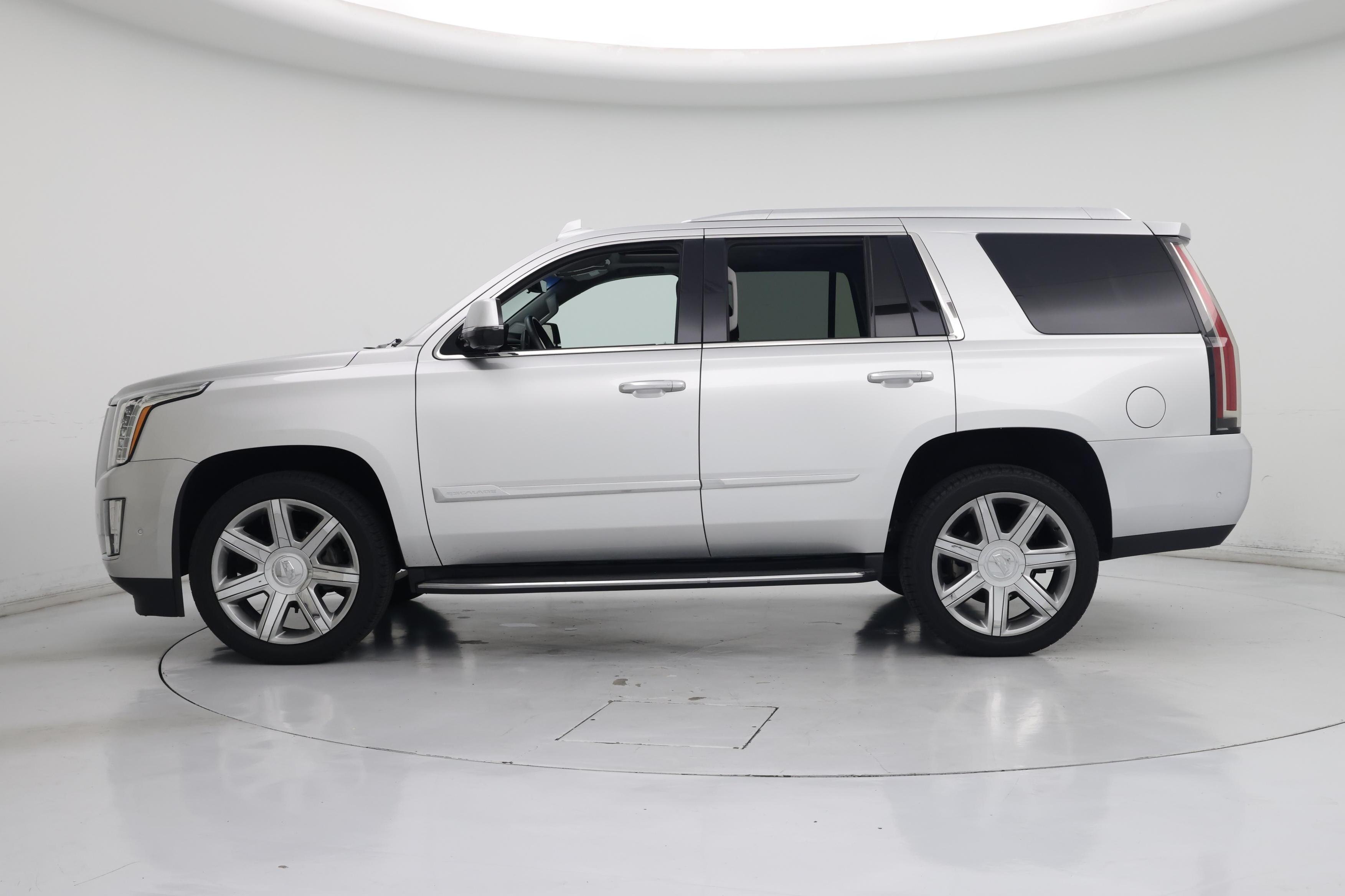 Thumbnail: 2018 Cadillac Escalade - 3
