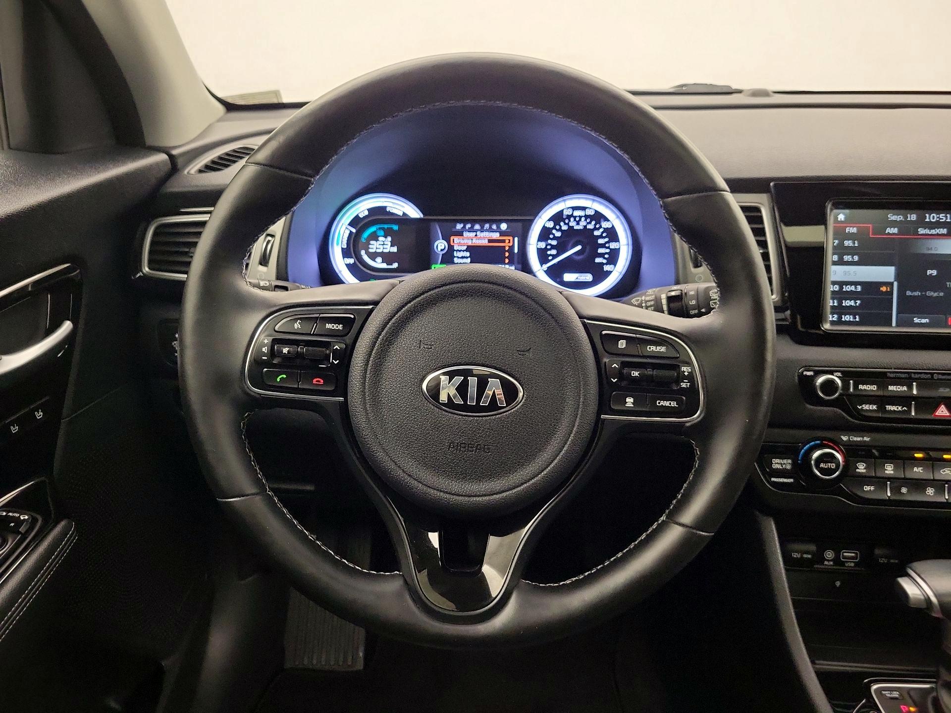 Thumbnail: 2017 Kia Niro - 10