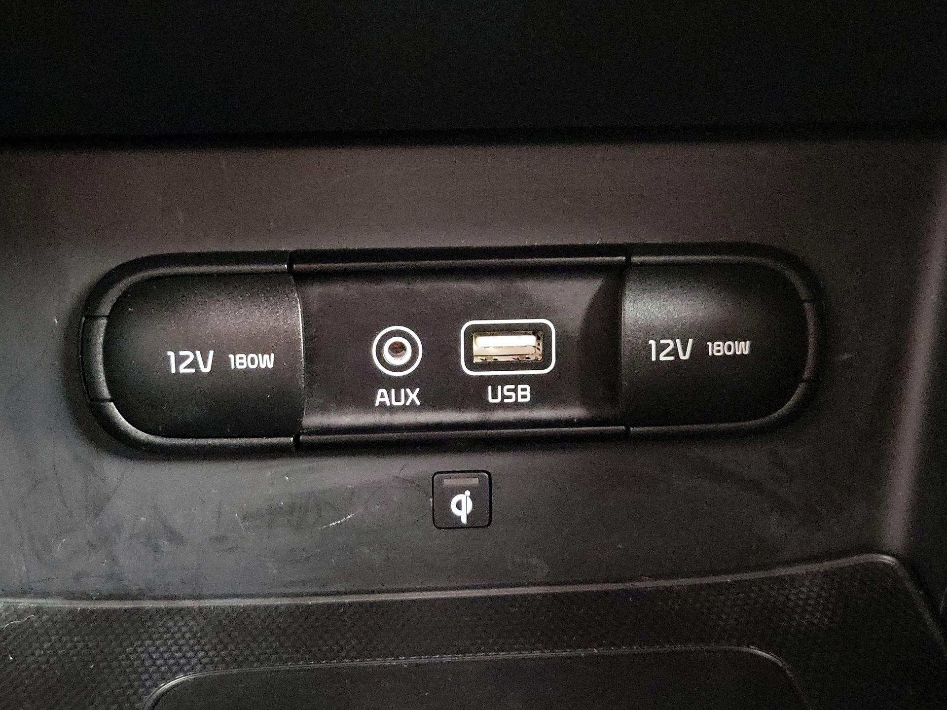 Thumbnail: 2017 Kia Niro - 18