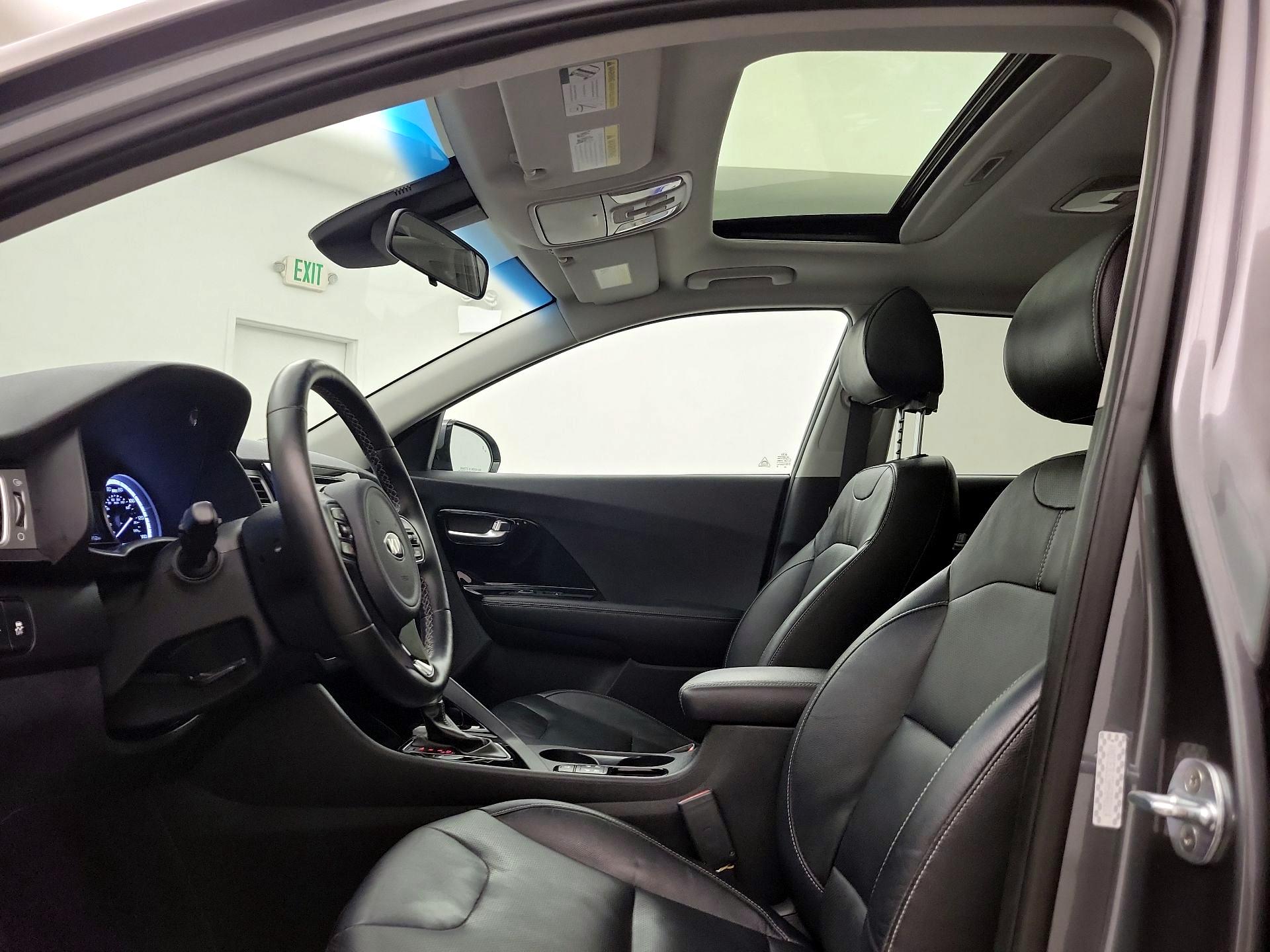 Thumbnail: 2017 Kia Niro - 19