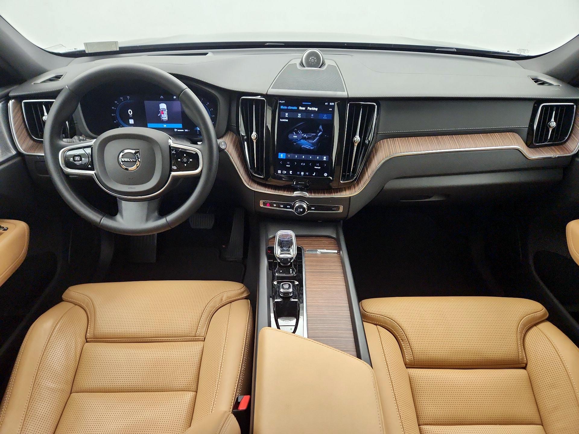 Thumbnail: 2023 Volvo XC60 - 9