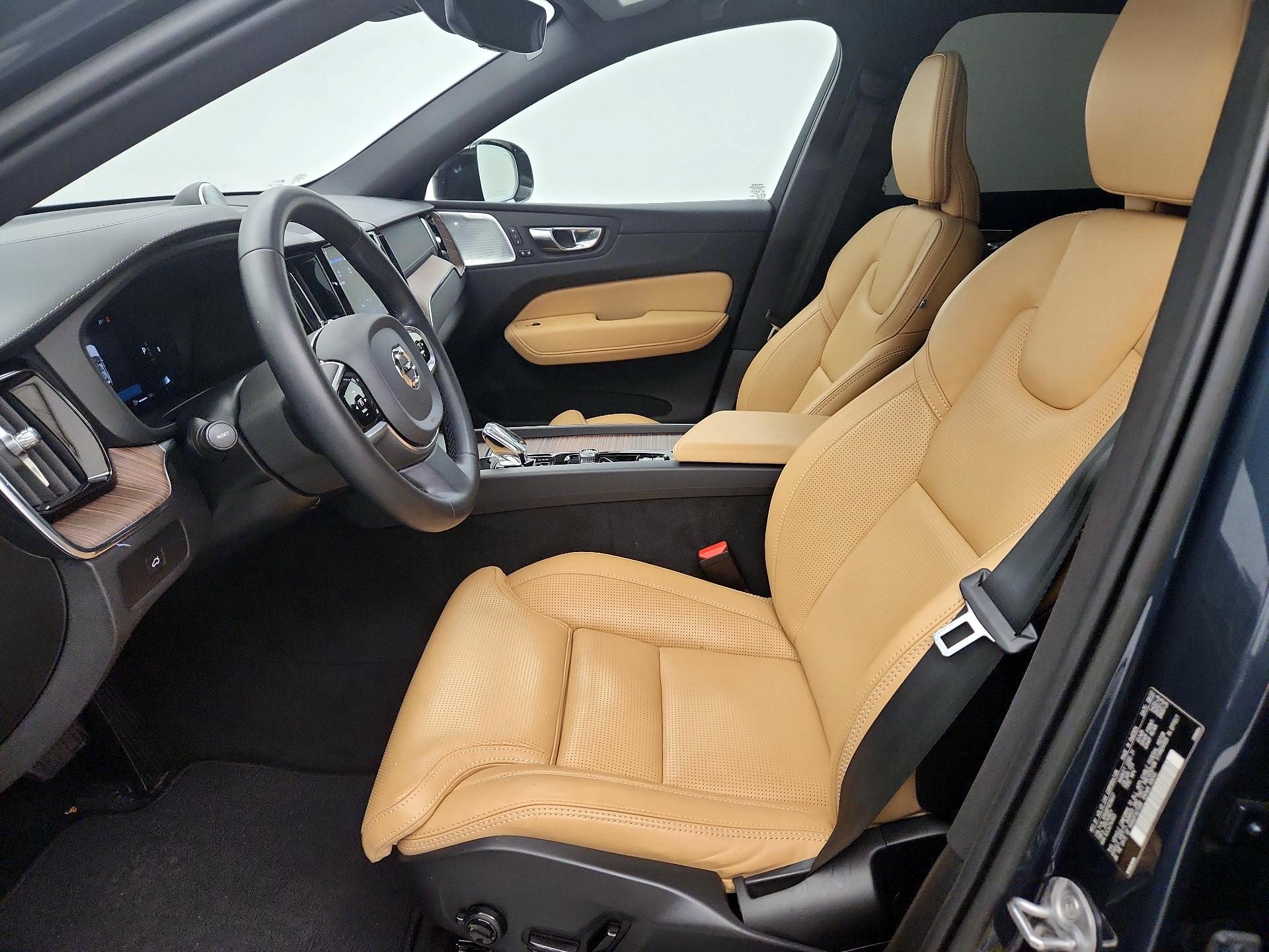 Thumbnail: 2023 Volvo XC60 - 11